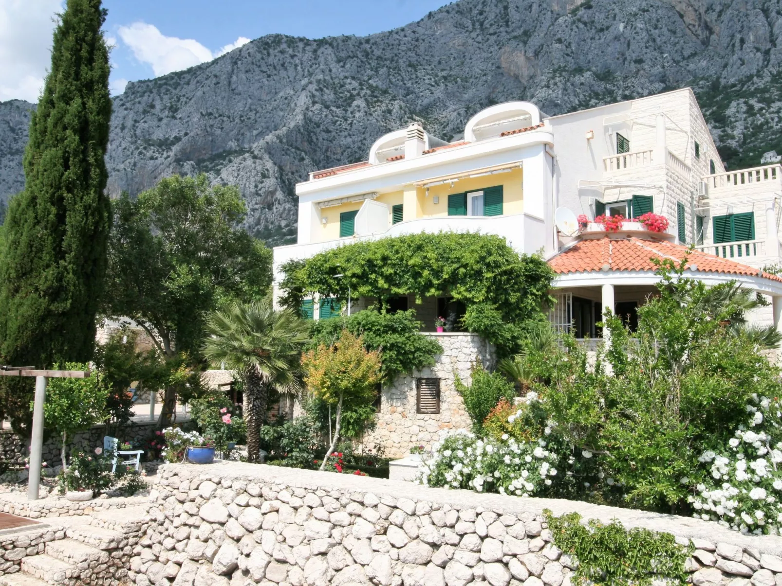 Villa Margitta mit Pool, Tennisplatz und Meerblick-Buiten