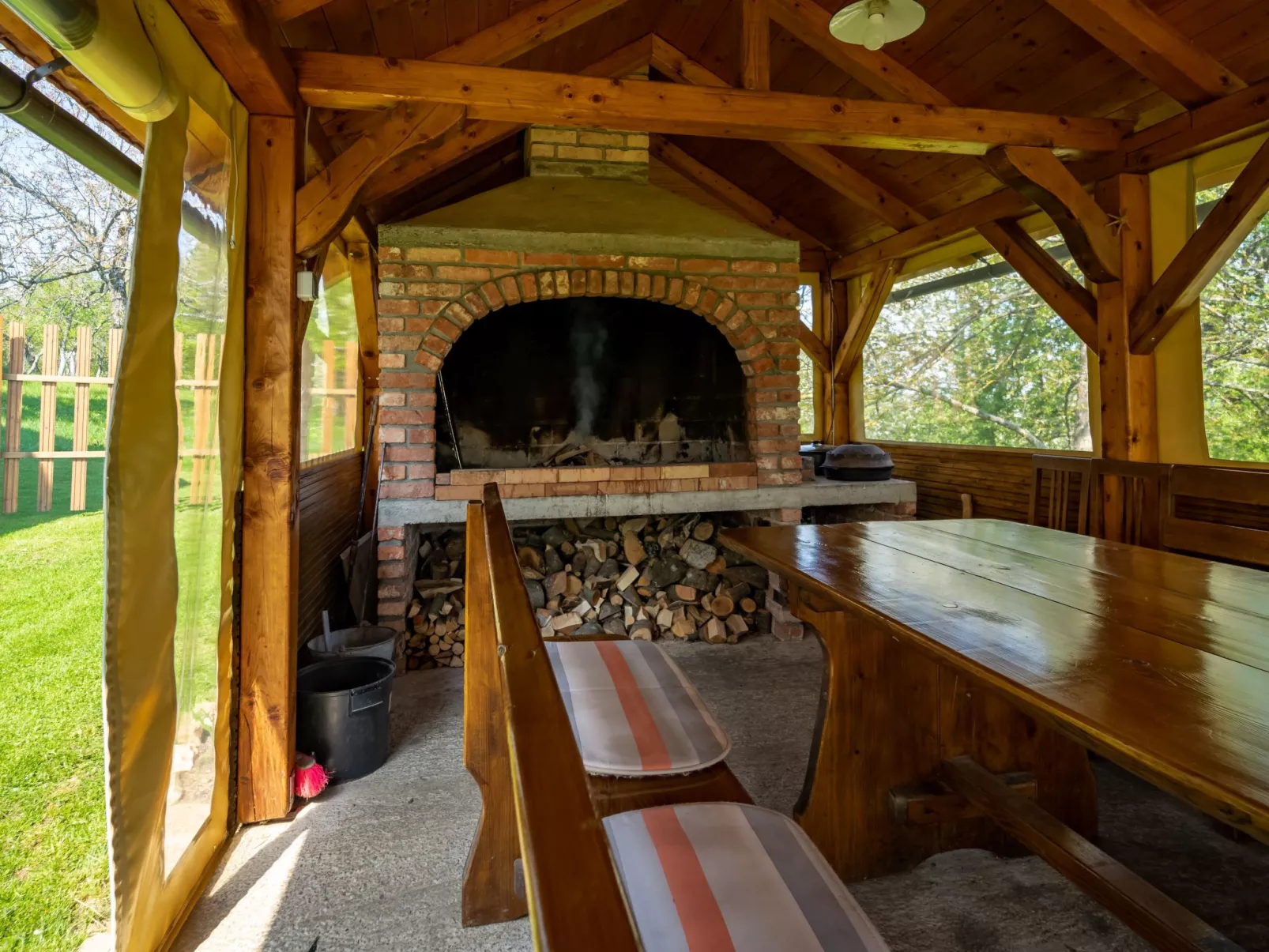 Haus in Sleme Skradsko mit Whirlpool und Parkplatz-Buiten