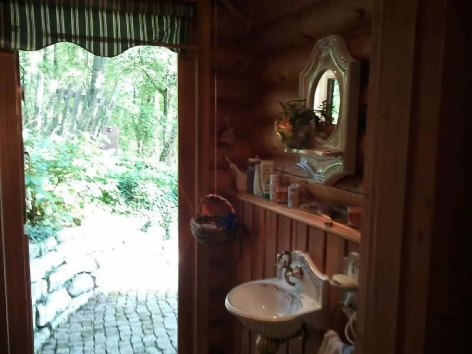 Finnisches Holzhaus-Buiten