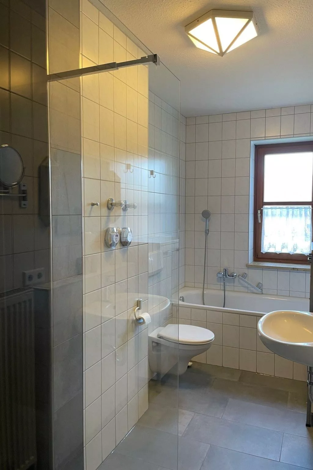 Herrliche Ferienwohnung mit Grill und Garten-Binnen