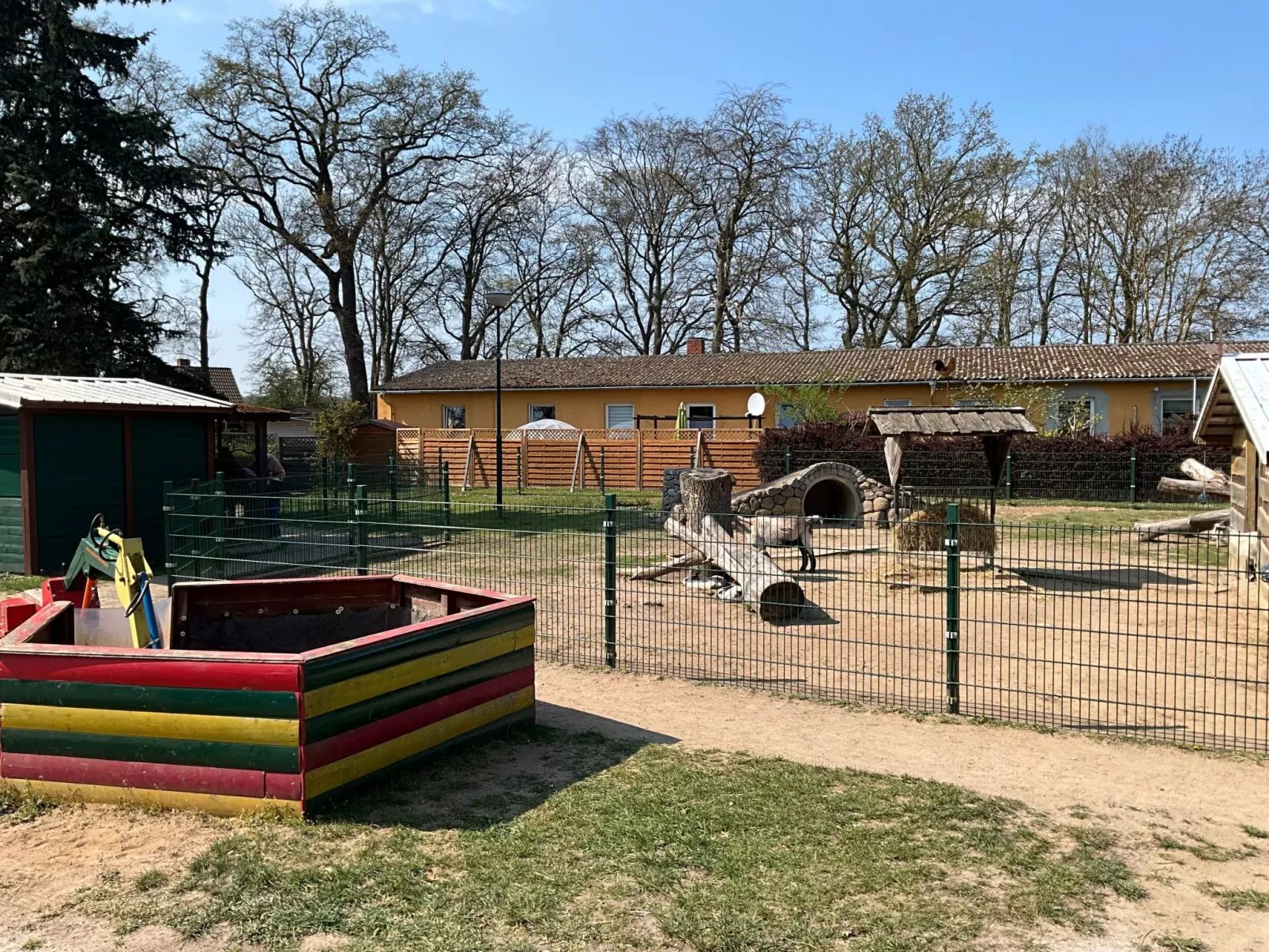 In Hoben mit Grill und Terrasse-Buiten