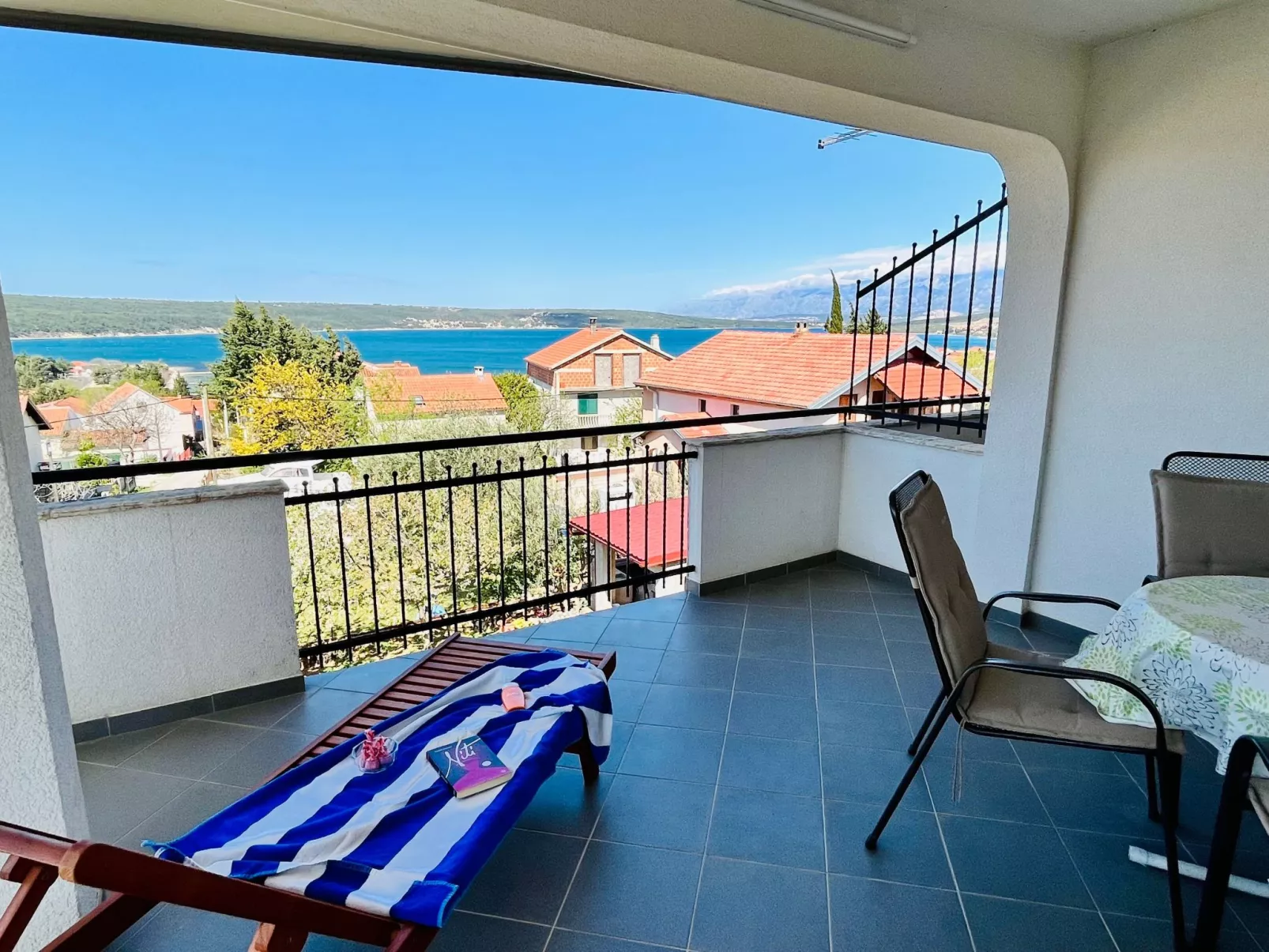 Neu erbautes Apartment mit großem Balkon-Image-tags.info