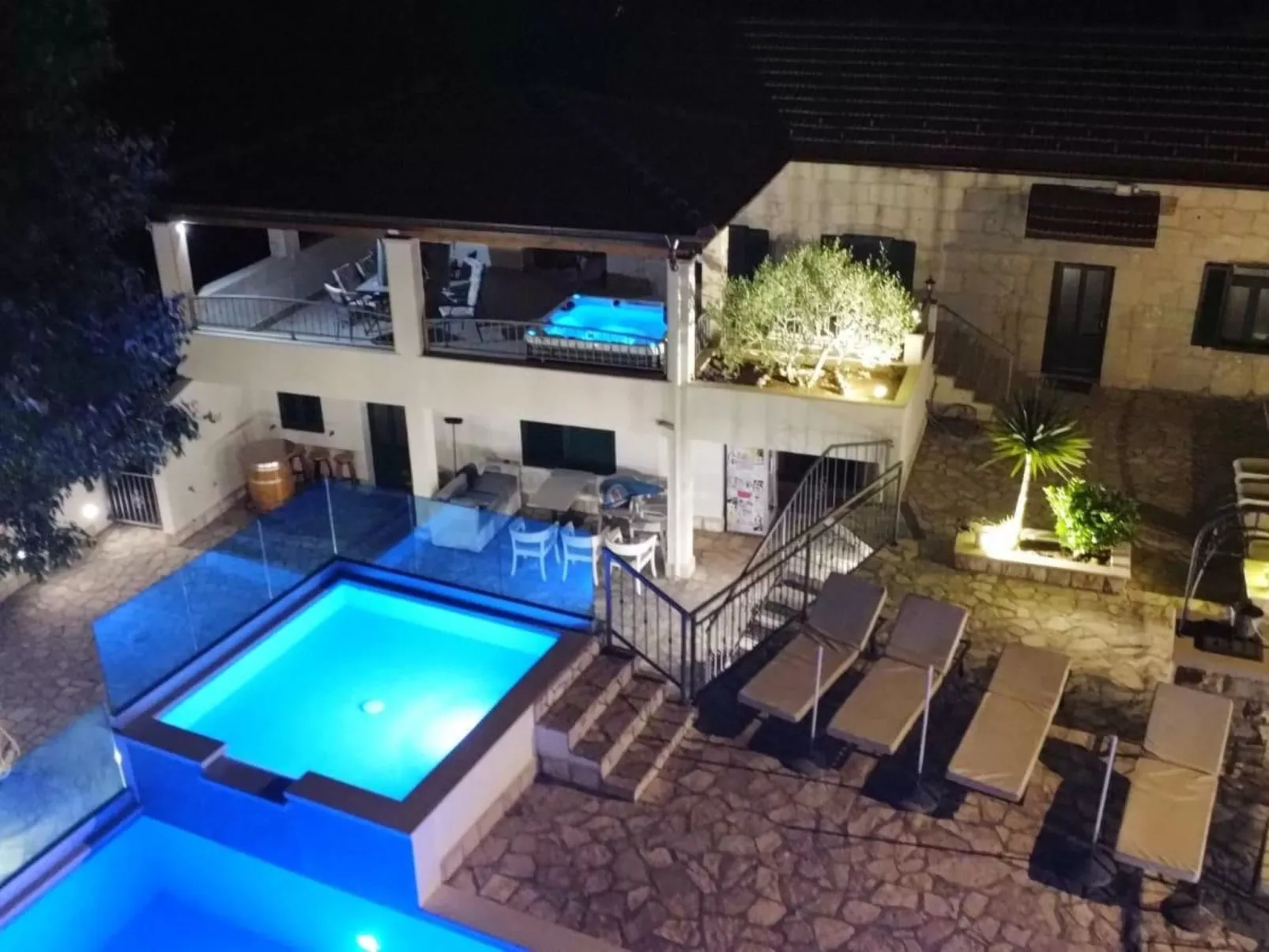 Stipanovi Dvori mit Bergblick-Binnen