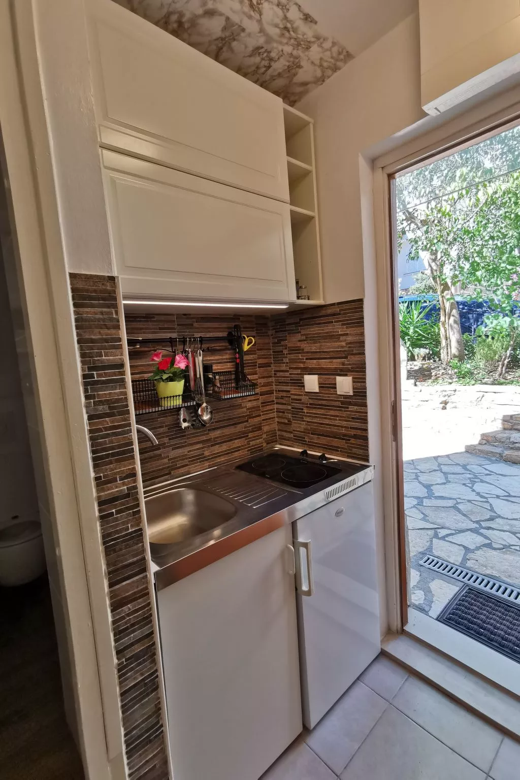 Apartment Bella mit Balkon und Terrasse in Necujam-Buiten