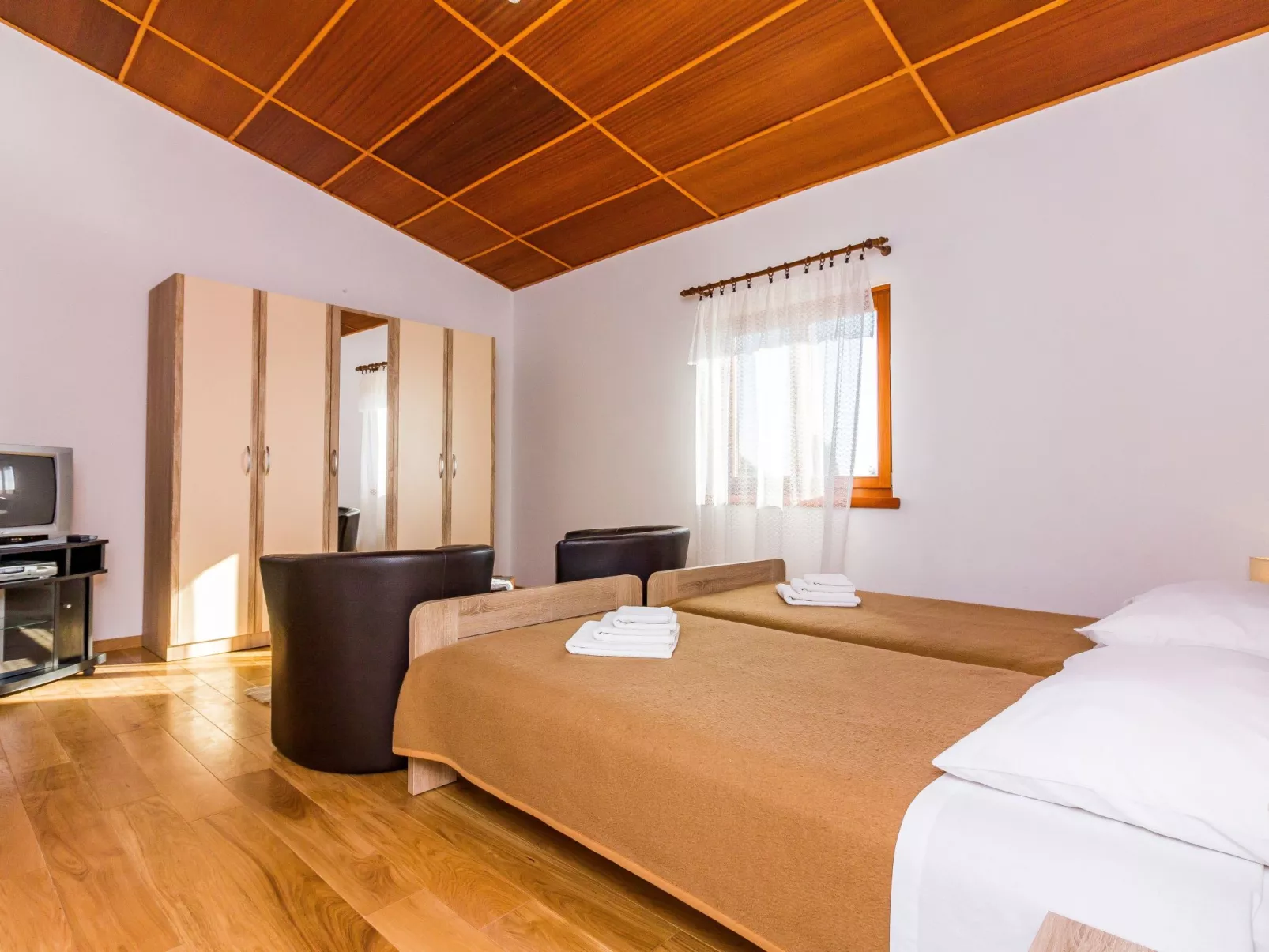 Haus in Vinkuran mit Pool und Bergblick-Binnen