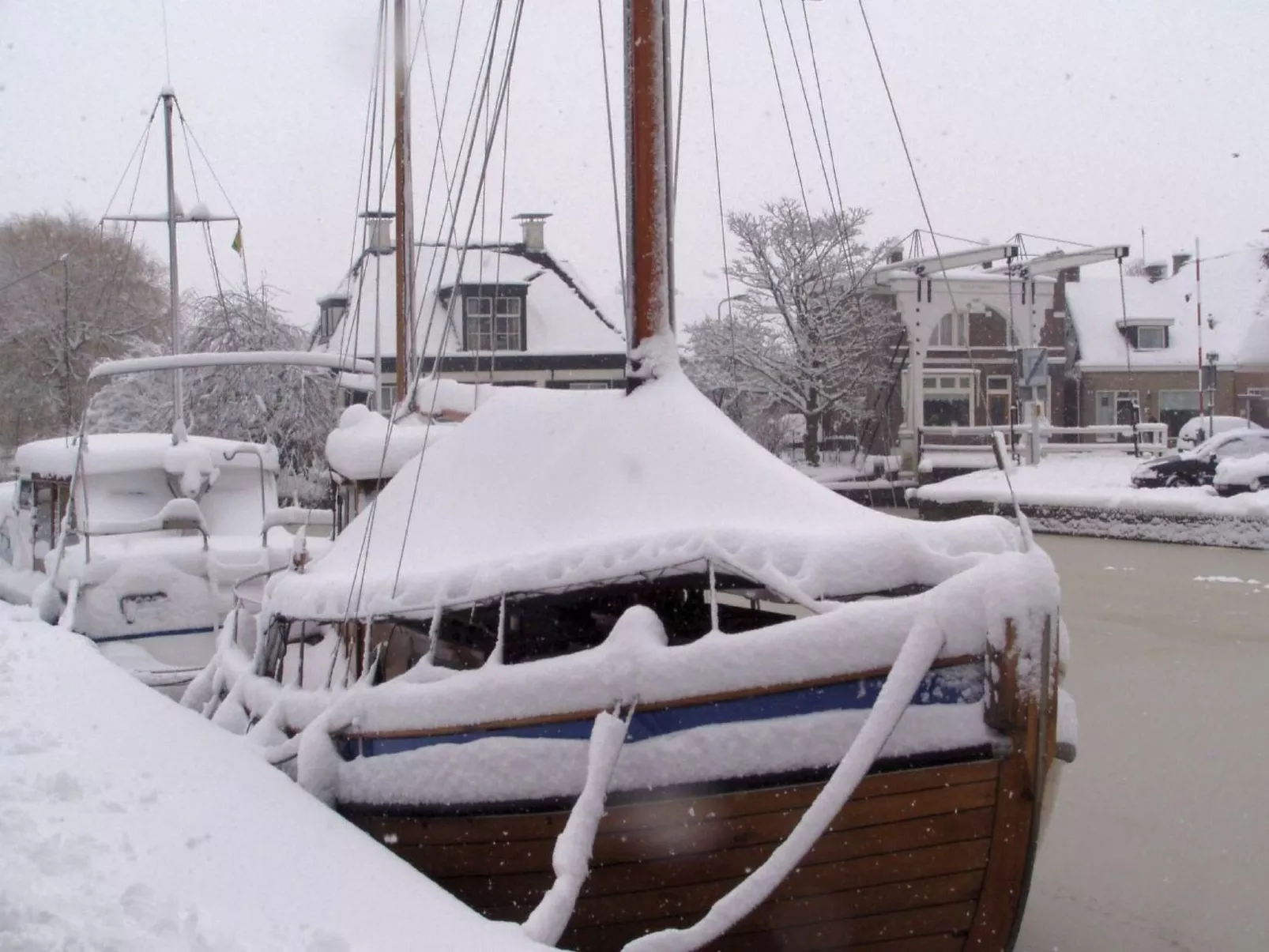 Modernes Ferienhaus mit Sauna und Whirlpool-Buiten
