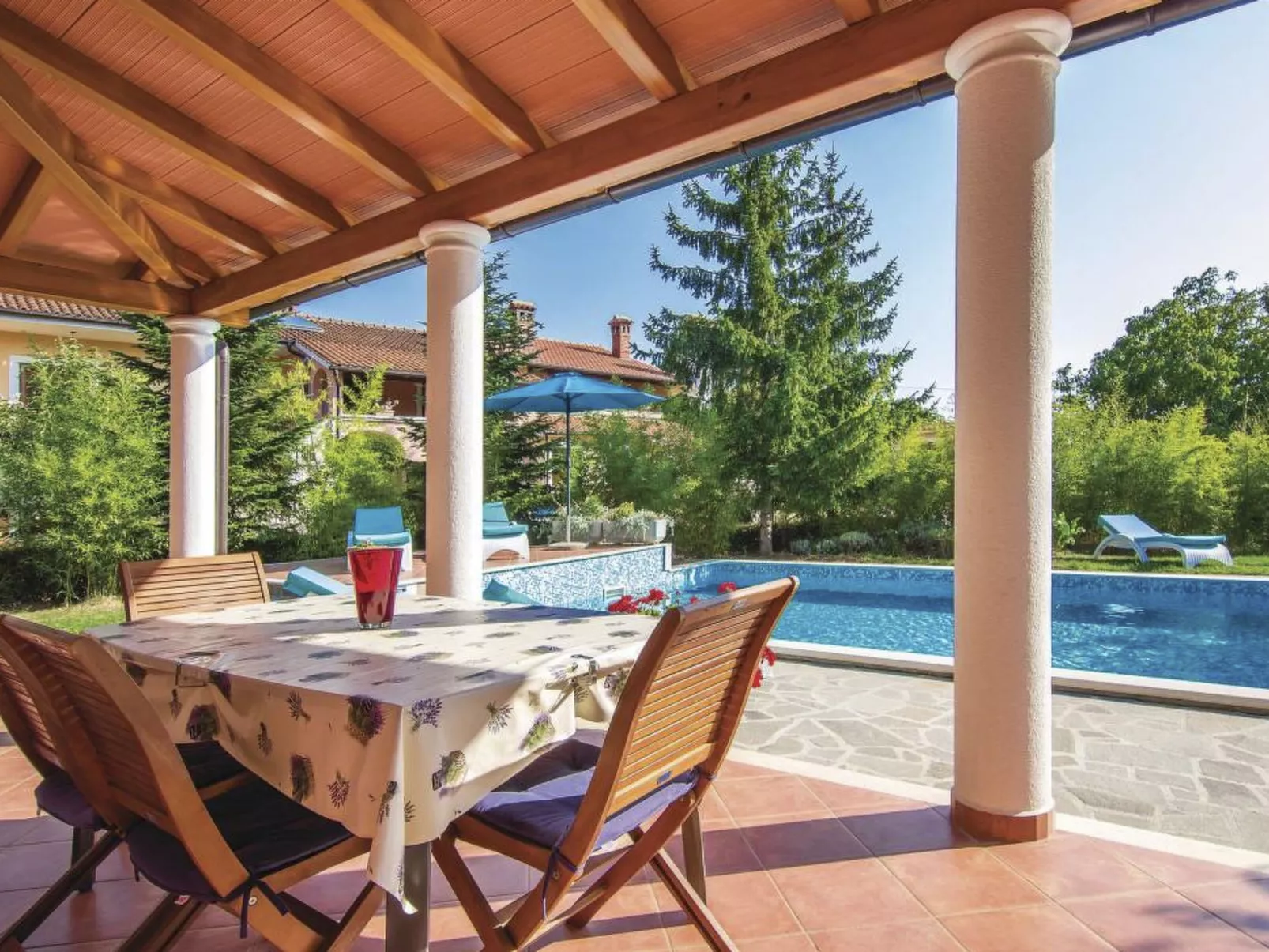 Haus Valmonida-Buiten