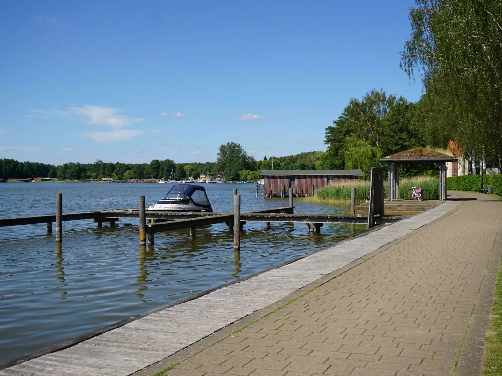Apartmenthaus am See-Buiten