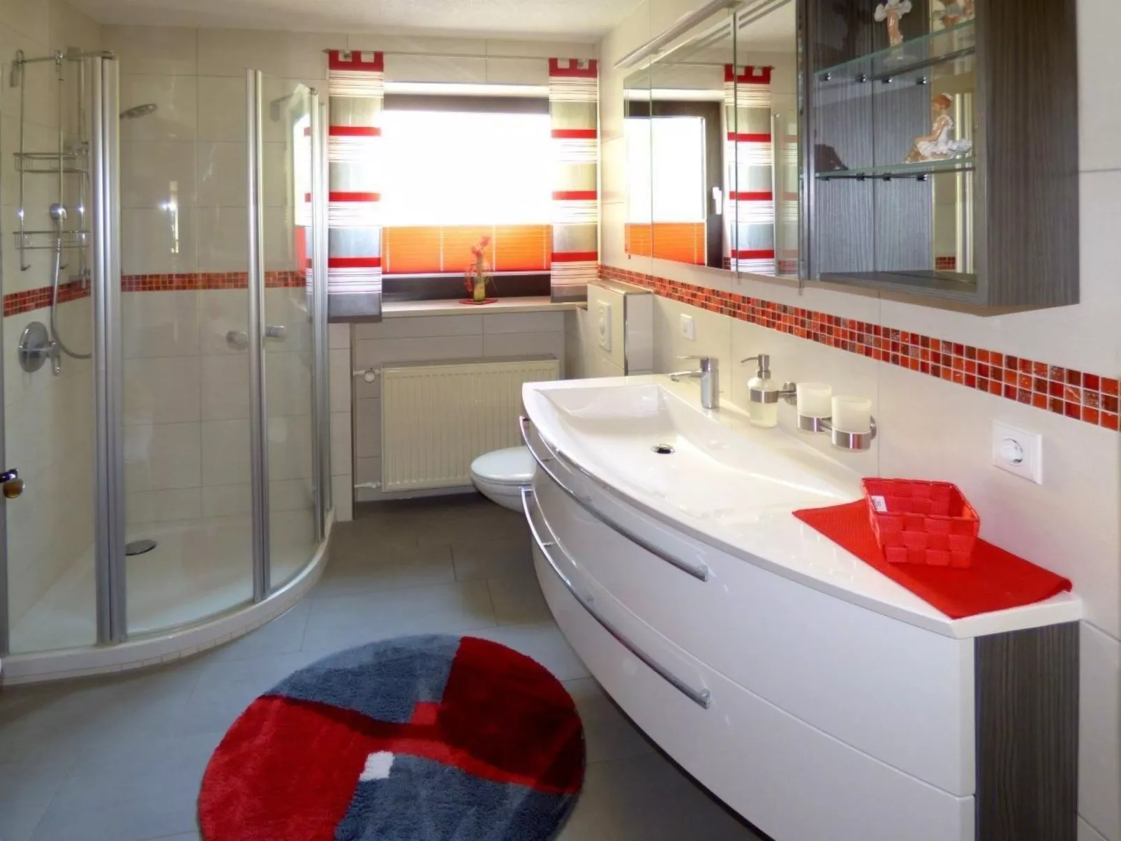 Komfortable Ferienwohnung mit Garten und Grill-Binnen