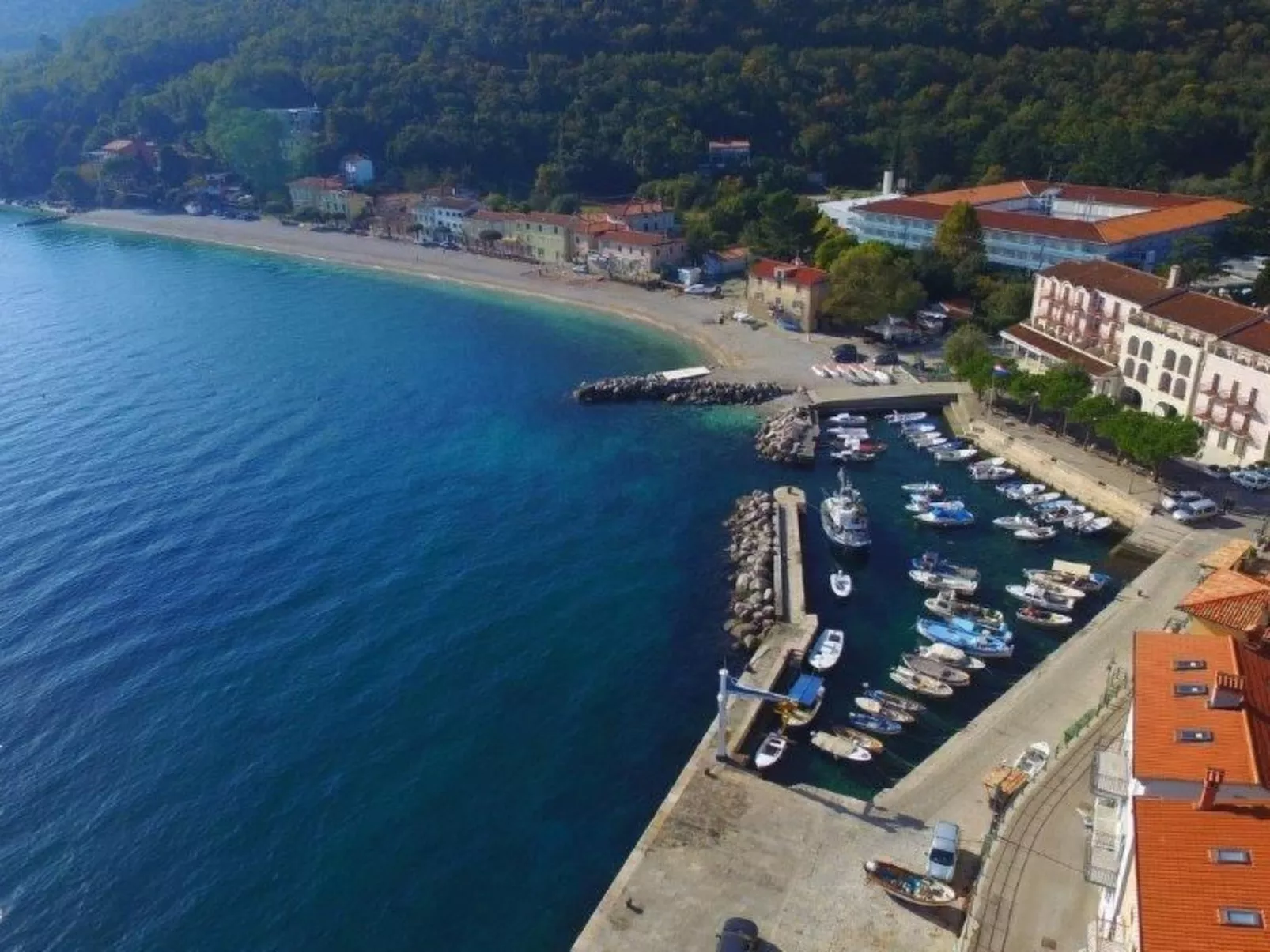 Ferienvilla mit Whirlpool-Image-tags.info