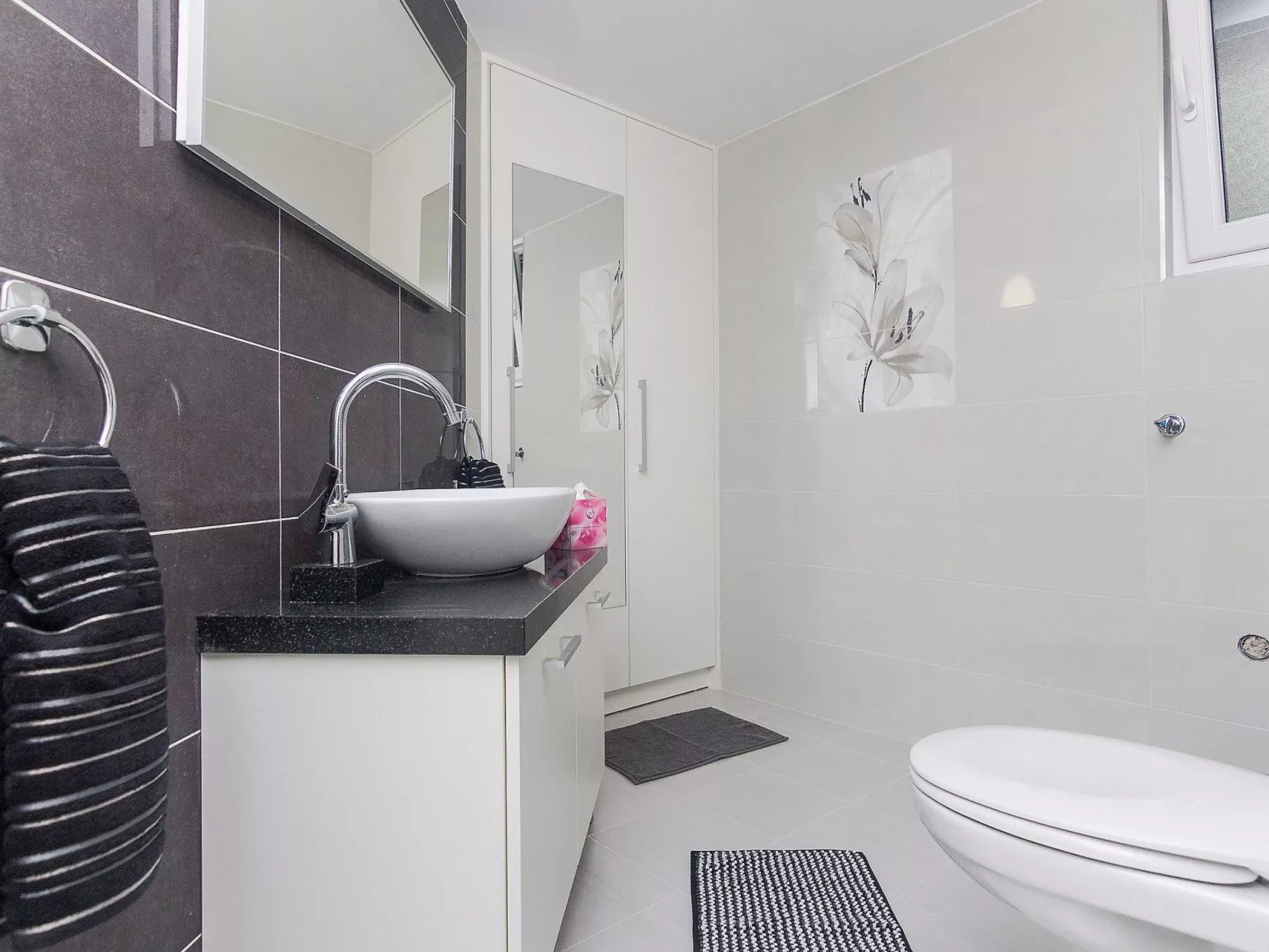 Schönes Steinhaus mit beheiztem Pool, Terrasse m-Binnen