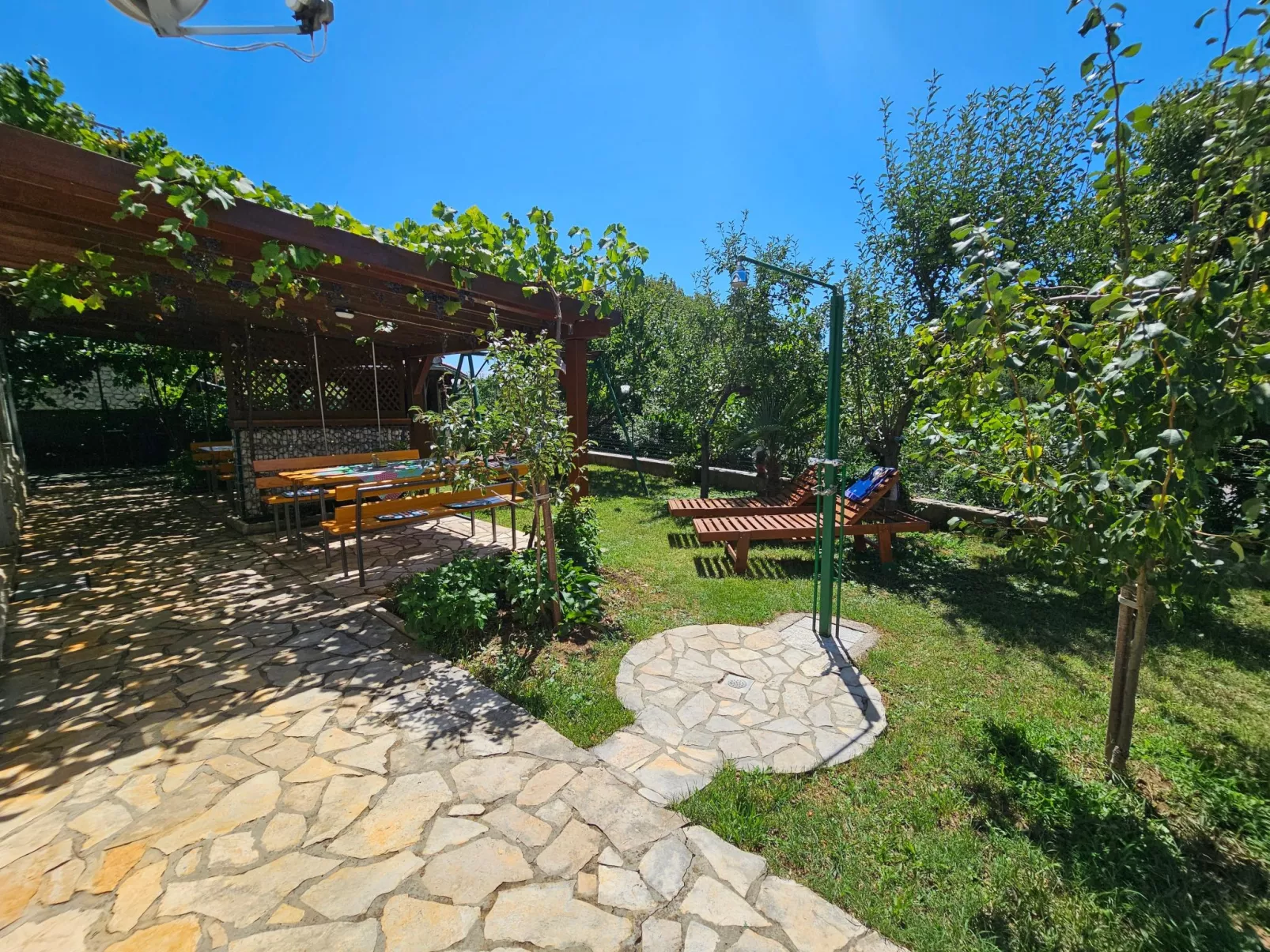In Novi Vinodolski mit Grill, Garten und Terrasse-Buiten