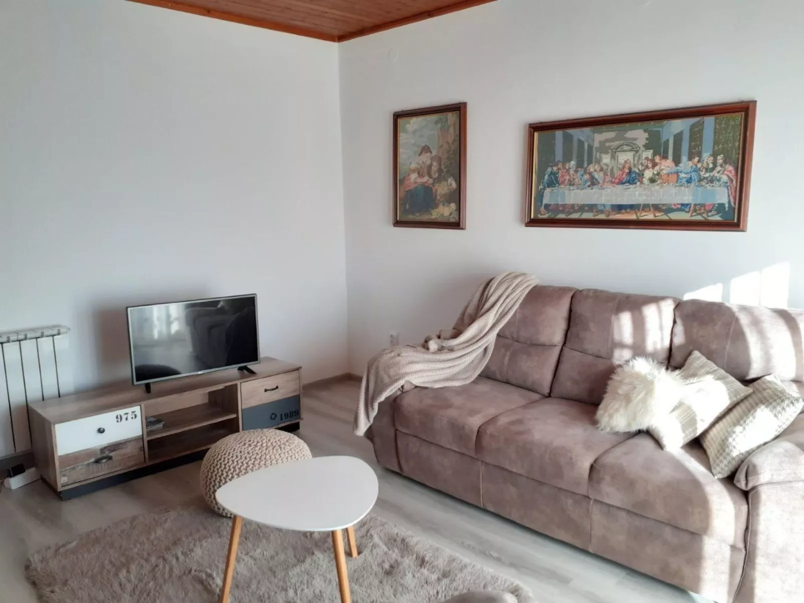 Wohnung mit privatem Pool und herrlicher Aussicht-Binnen