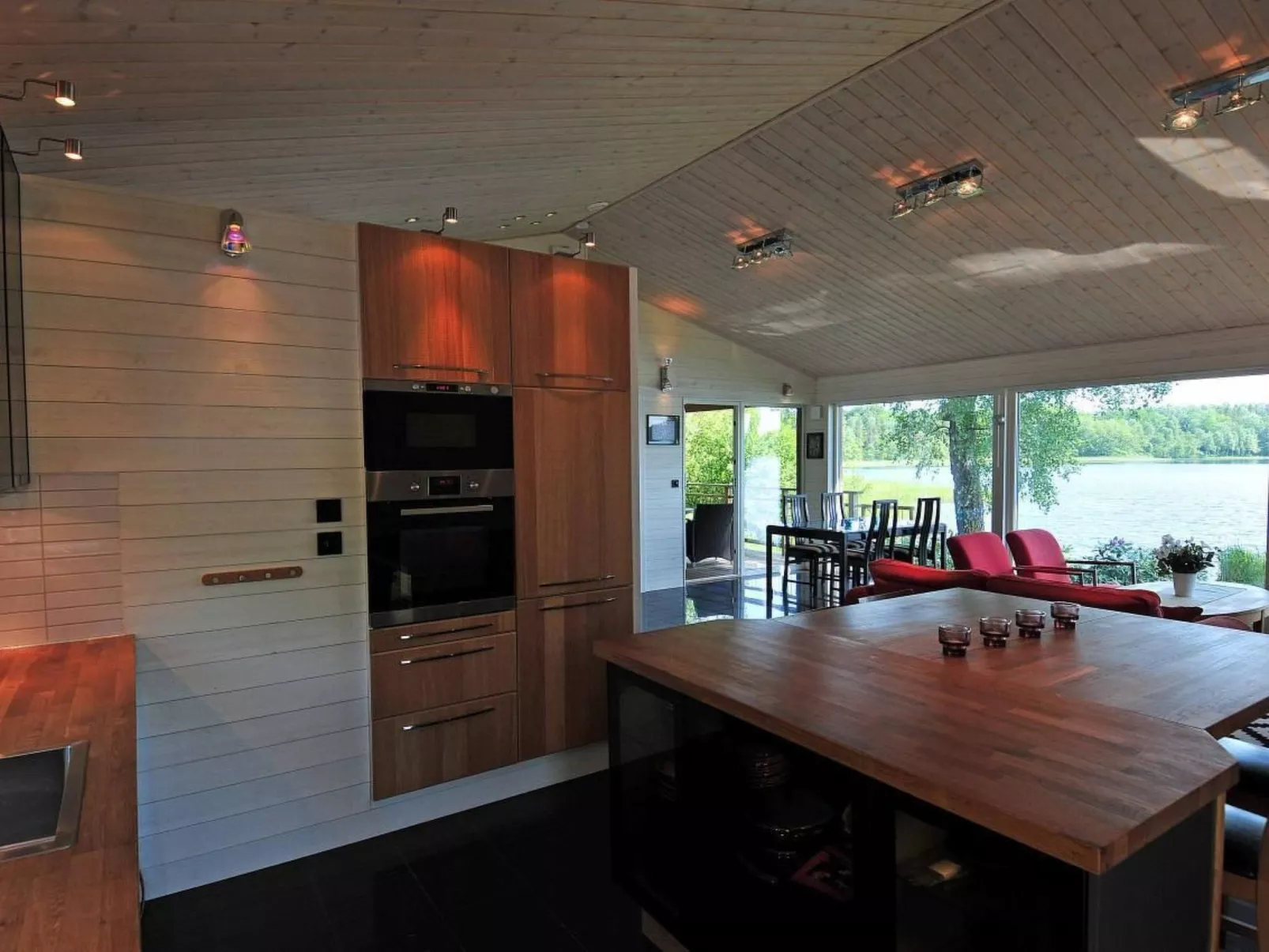 Villa "Vitasjö" mit Terrasse, Grill und Garten-Binnen