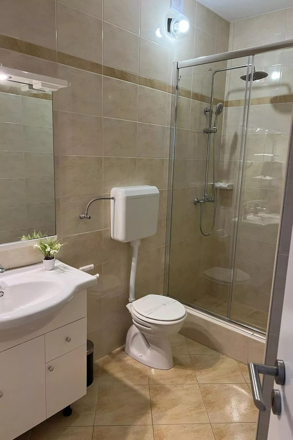 In Jadranovo mit Schönem Balkon-Binnen