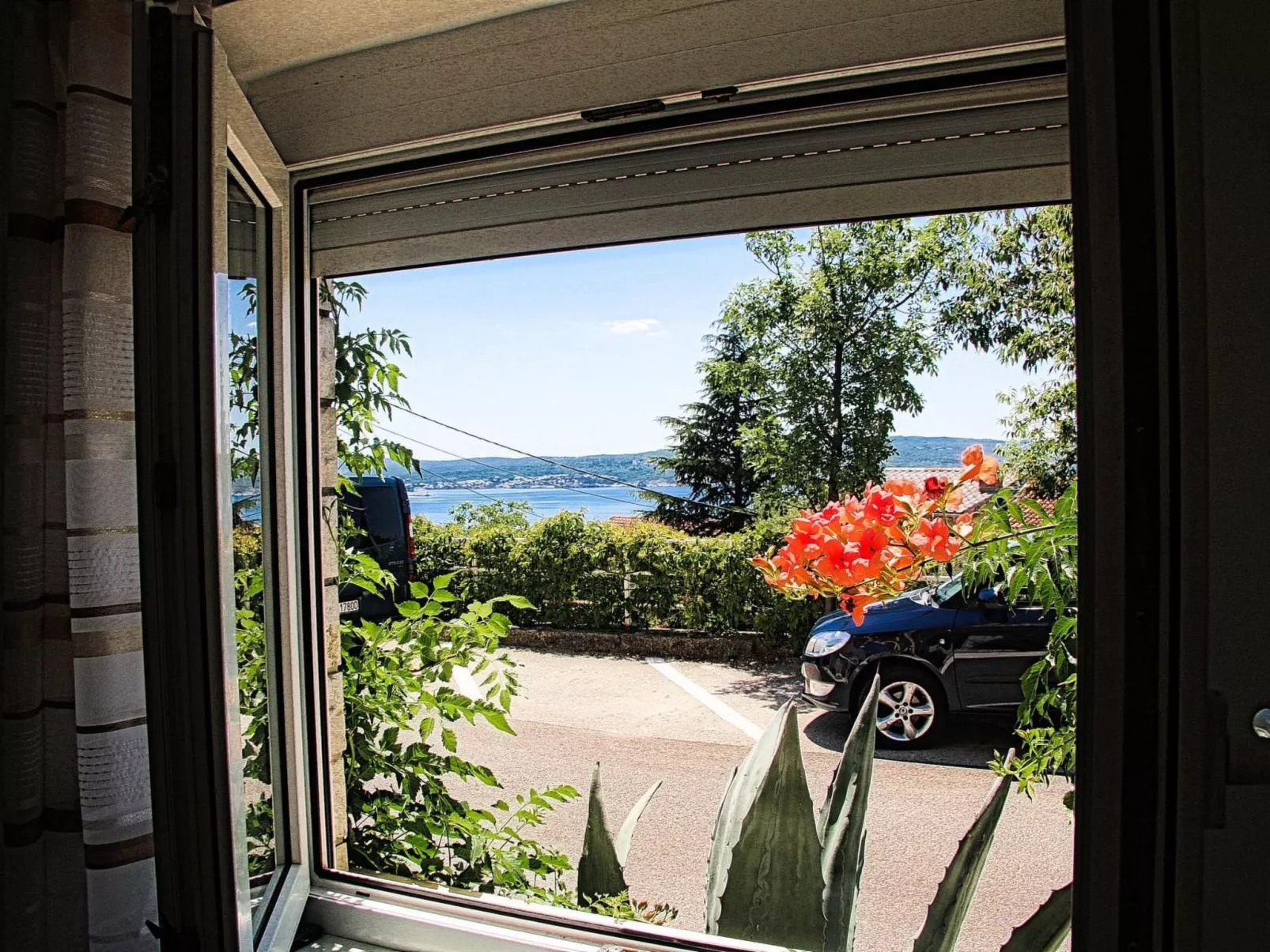 Haus La Dostana-Buiten