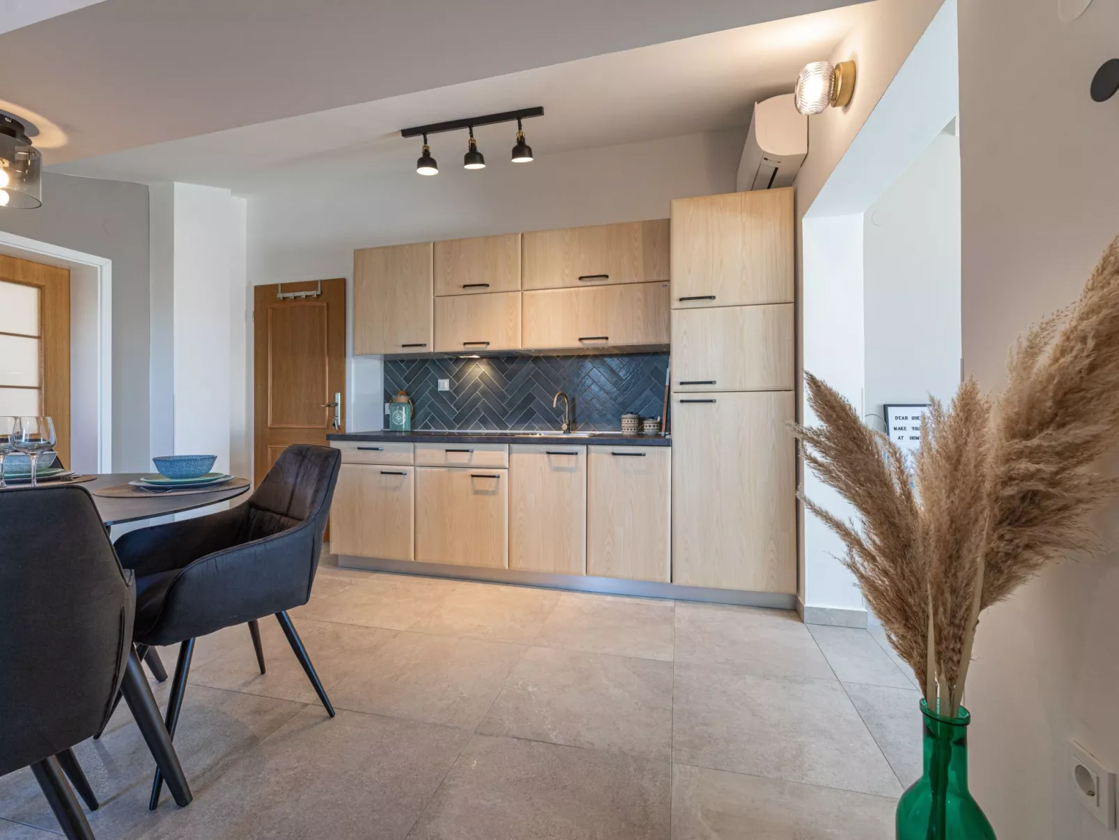 App mit Meerblick und Pool für 2-4 Personen-Binnen