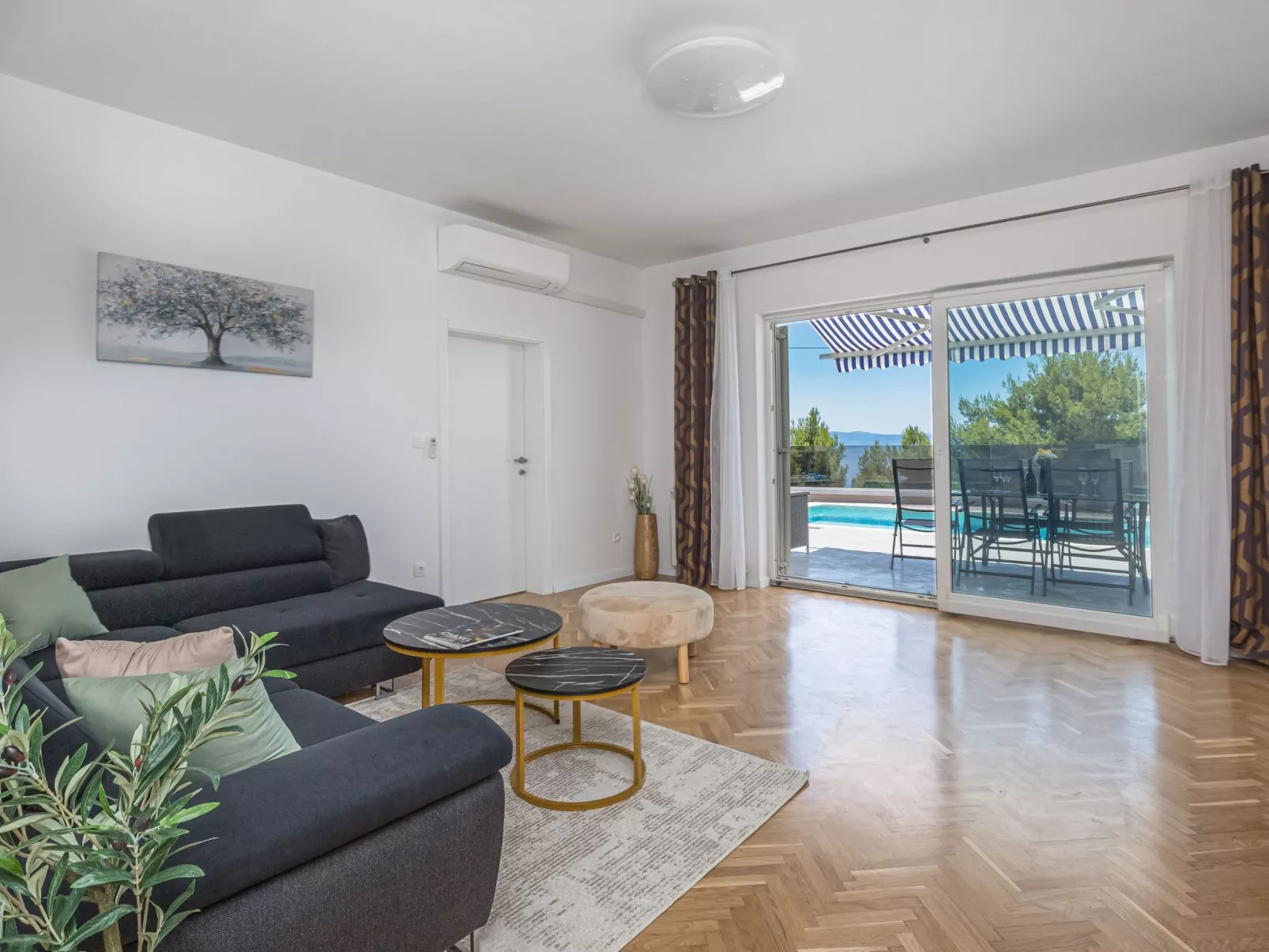 Ferienvilla 'Villa Zarello-Binnen