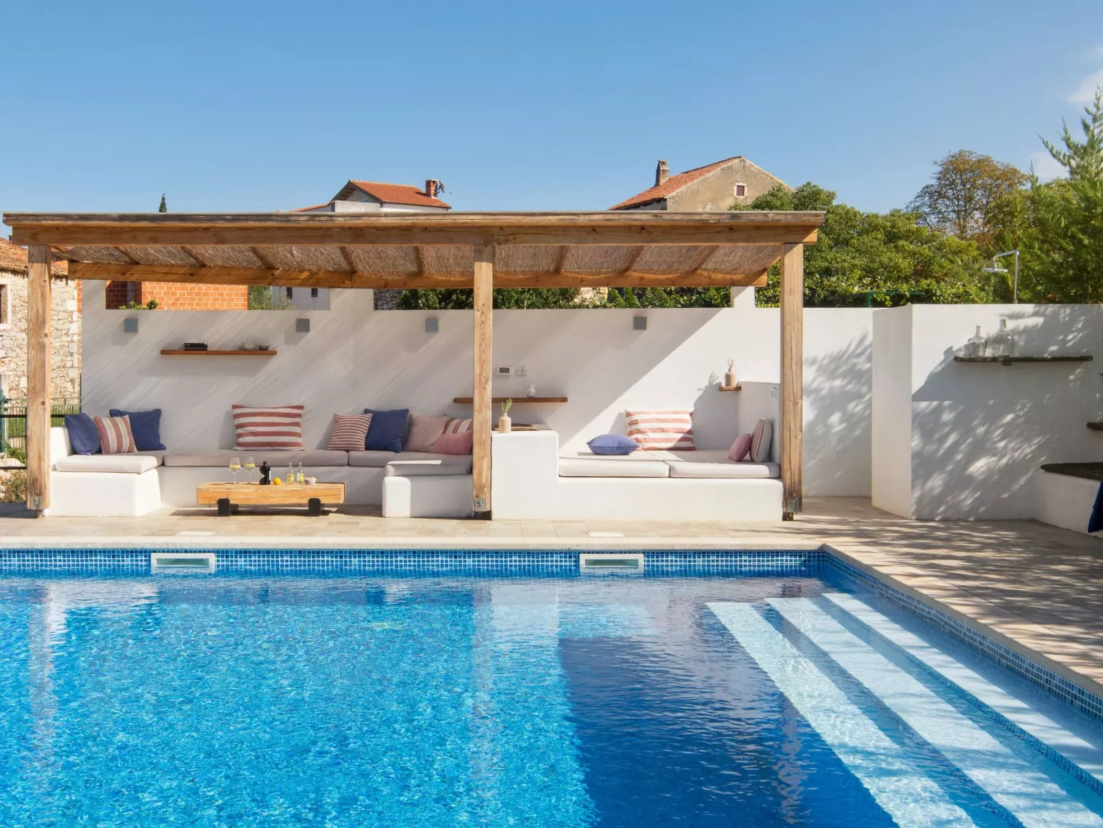 Villa Flavia Traditionelles Steinhaus mit Pool