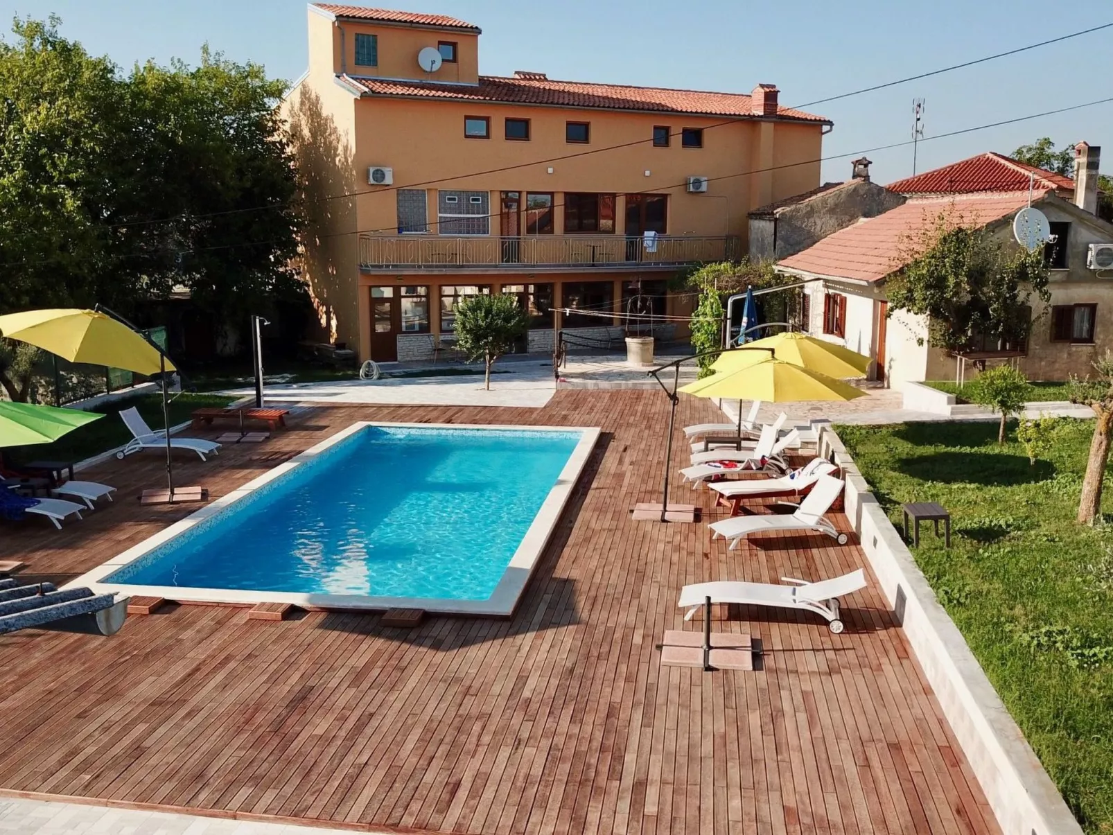 XXL-Ferienhaus "Cokuni" mit privatem Pool-Buiten