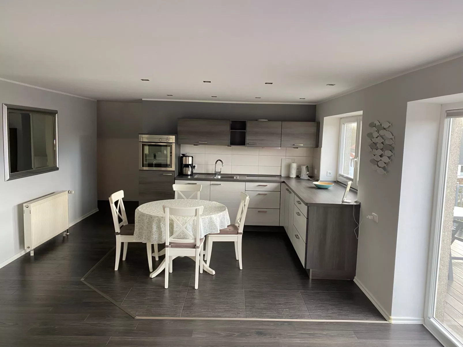 In ruhiger Lage mit großem Balkon-Binnen