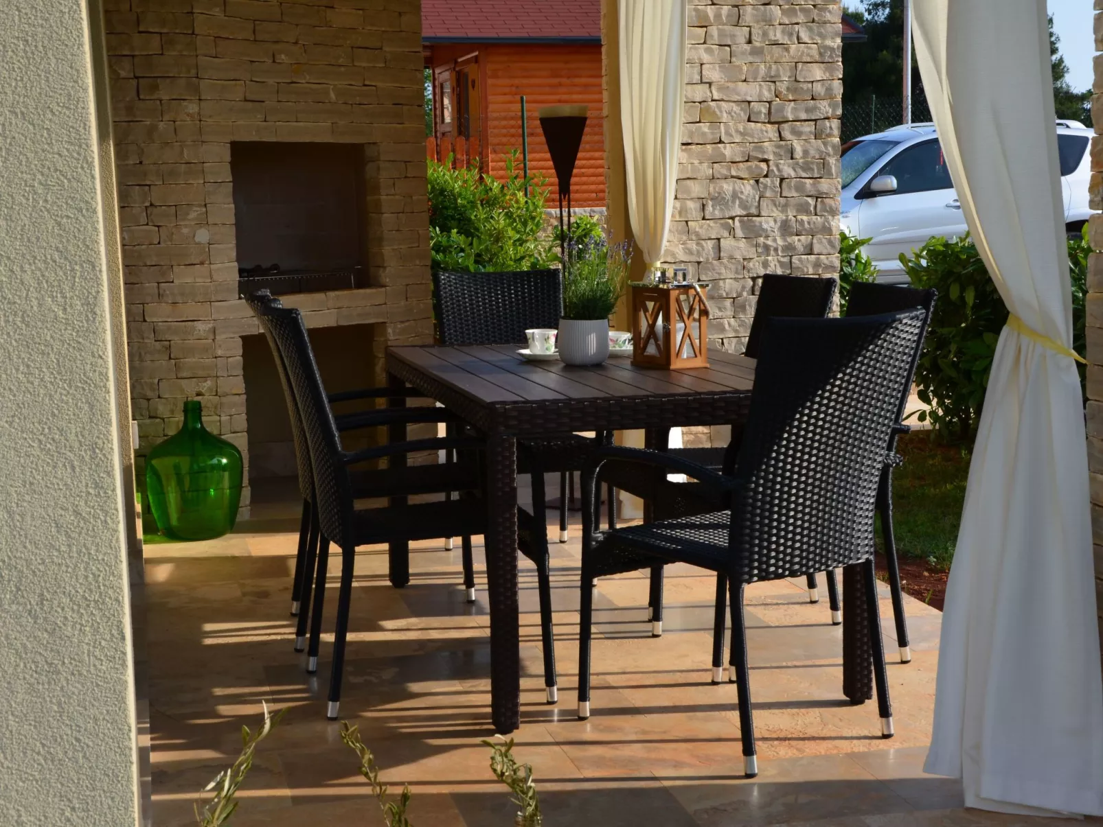 Mit Blick auf das Wasser