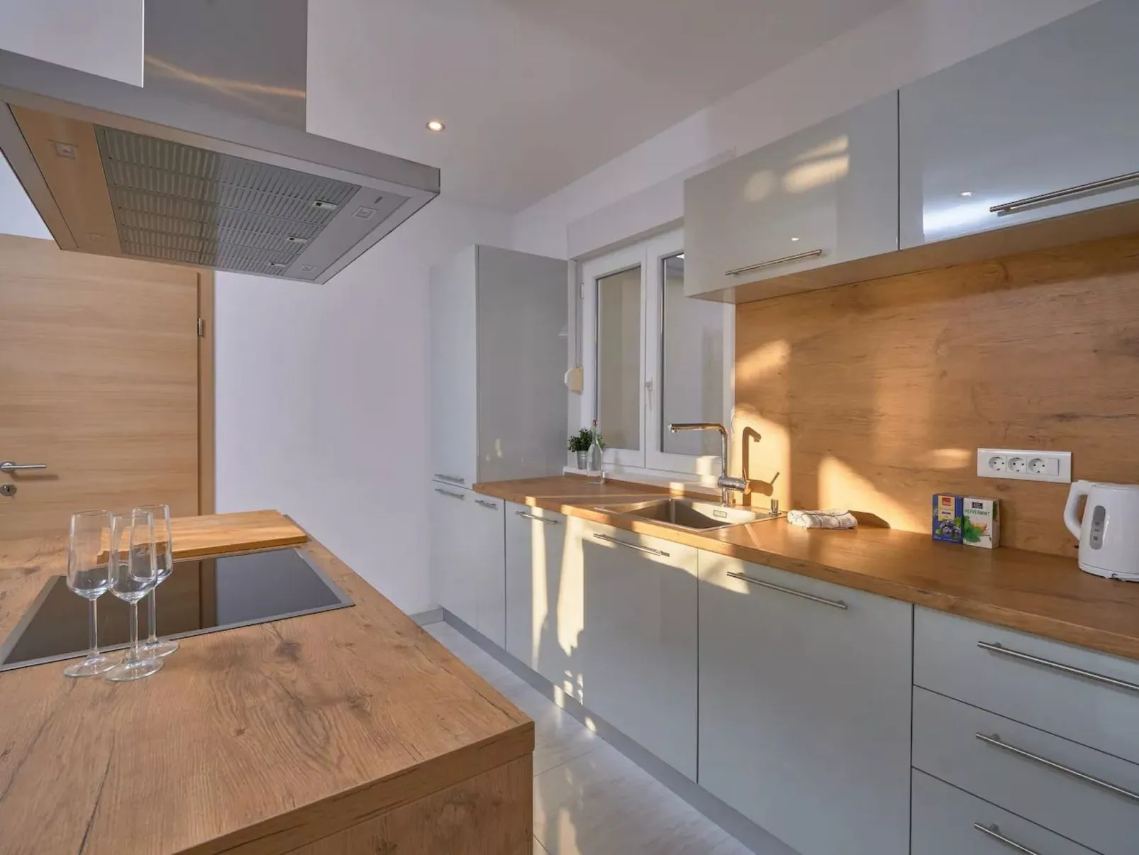 M Ganze Etage in einem geräumigen Haus mit Pool-Binnen