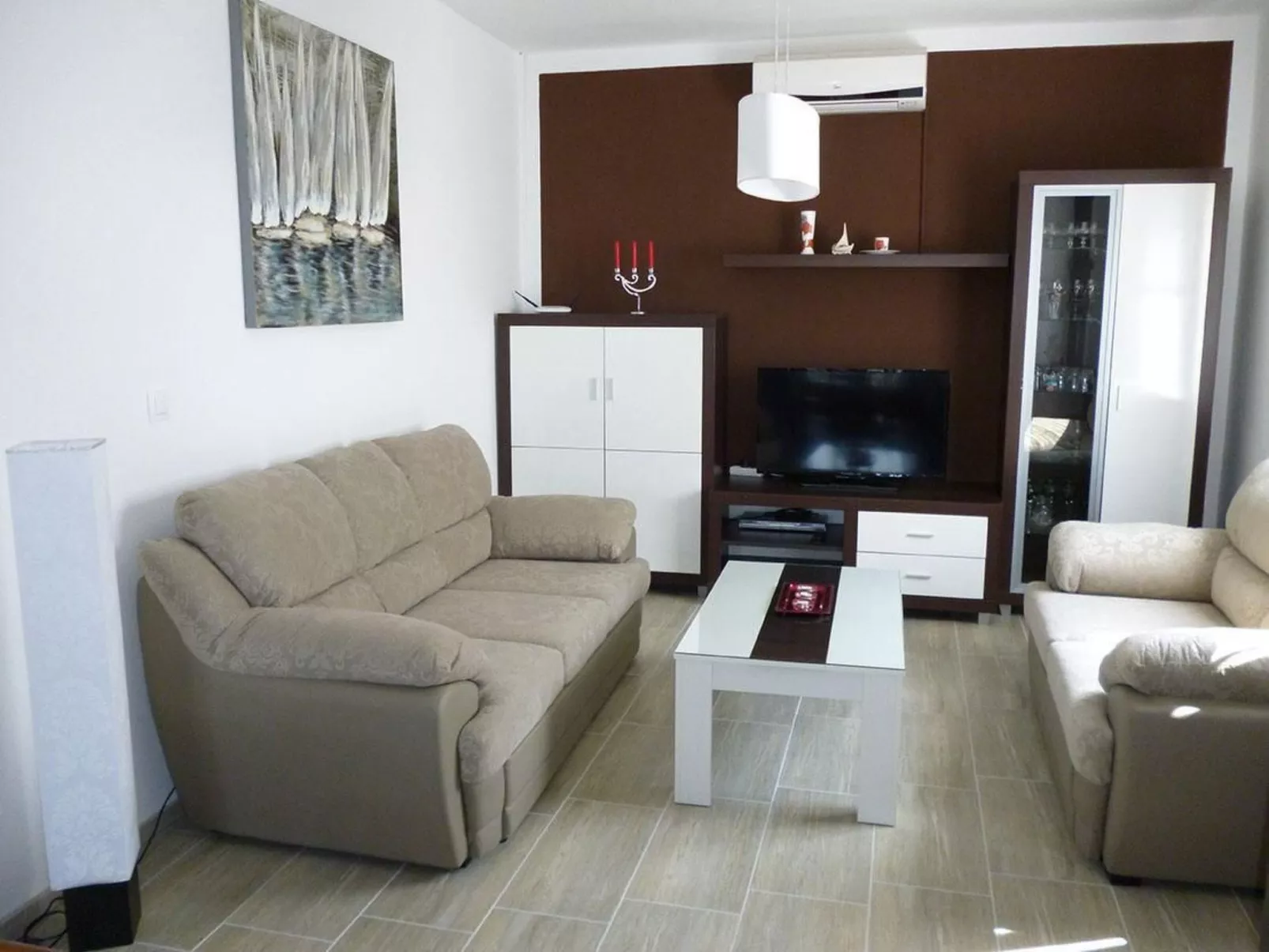 In Turanj mit Grill und Terrasse-Binnen