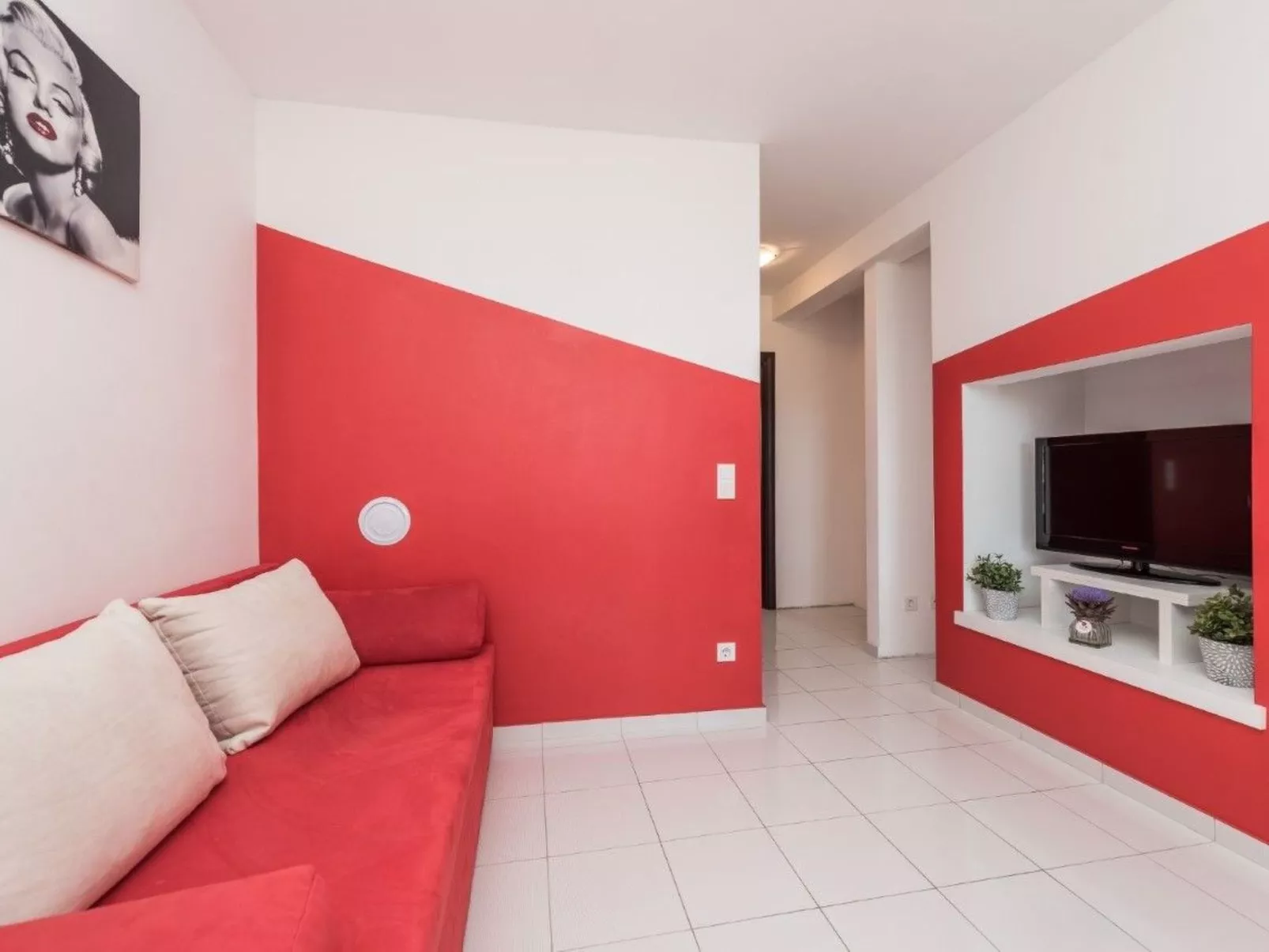 Wohnung Kim Red -von TA Leut Agency-Binnen