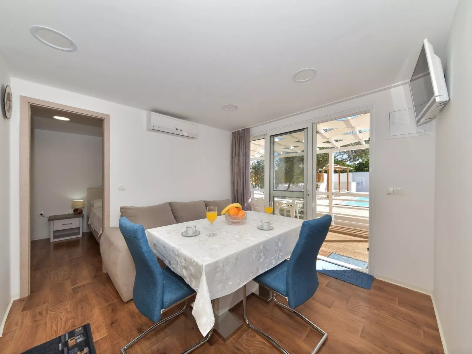 Mobilheim mit Privatparkplatz