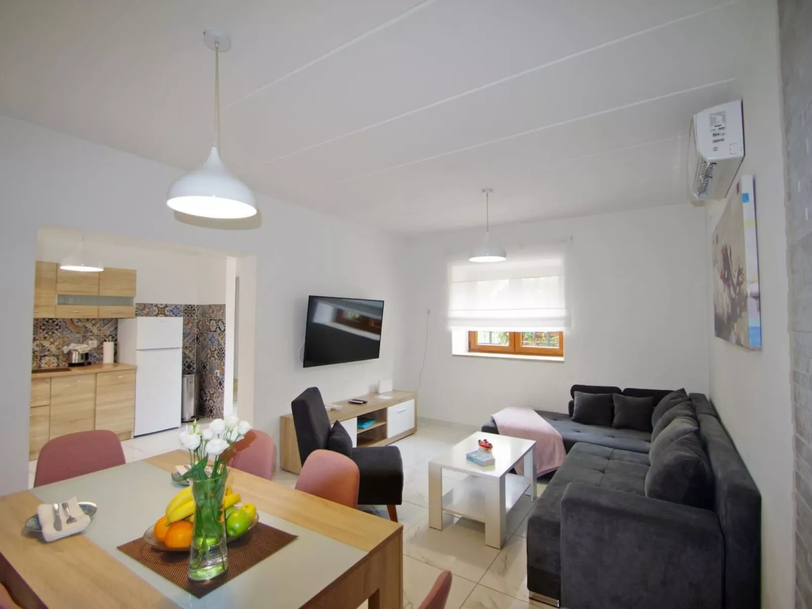 Wohnung "Viola Marija" mit Terrasse-Binnen