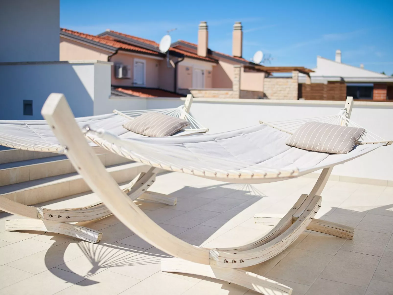 Villa Dolcea - Elegant und stilvoll mit Pool-Buiten