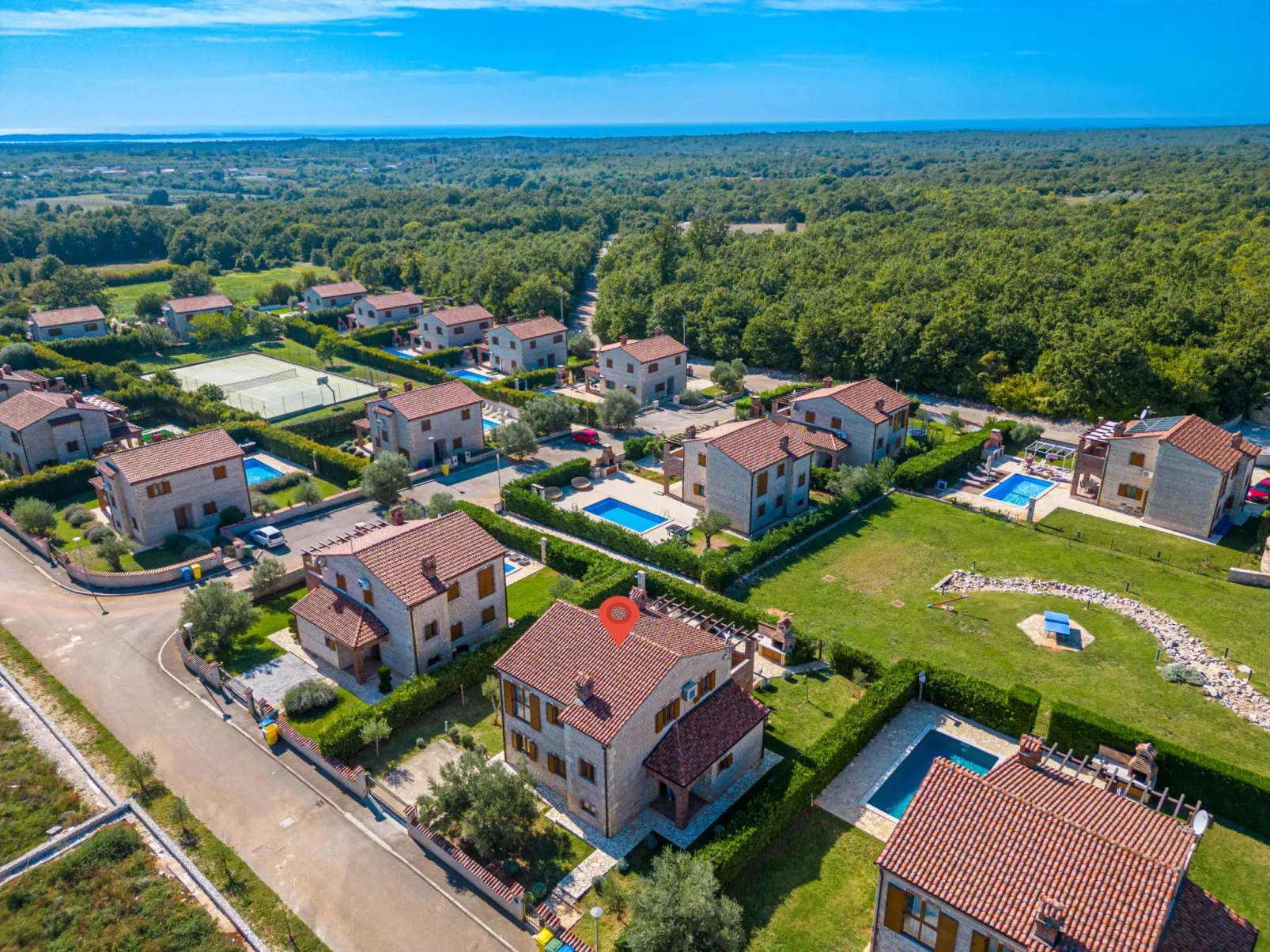 "Paradis 6" mit Whirlpool-Buiten