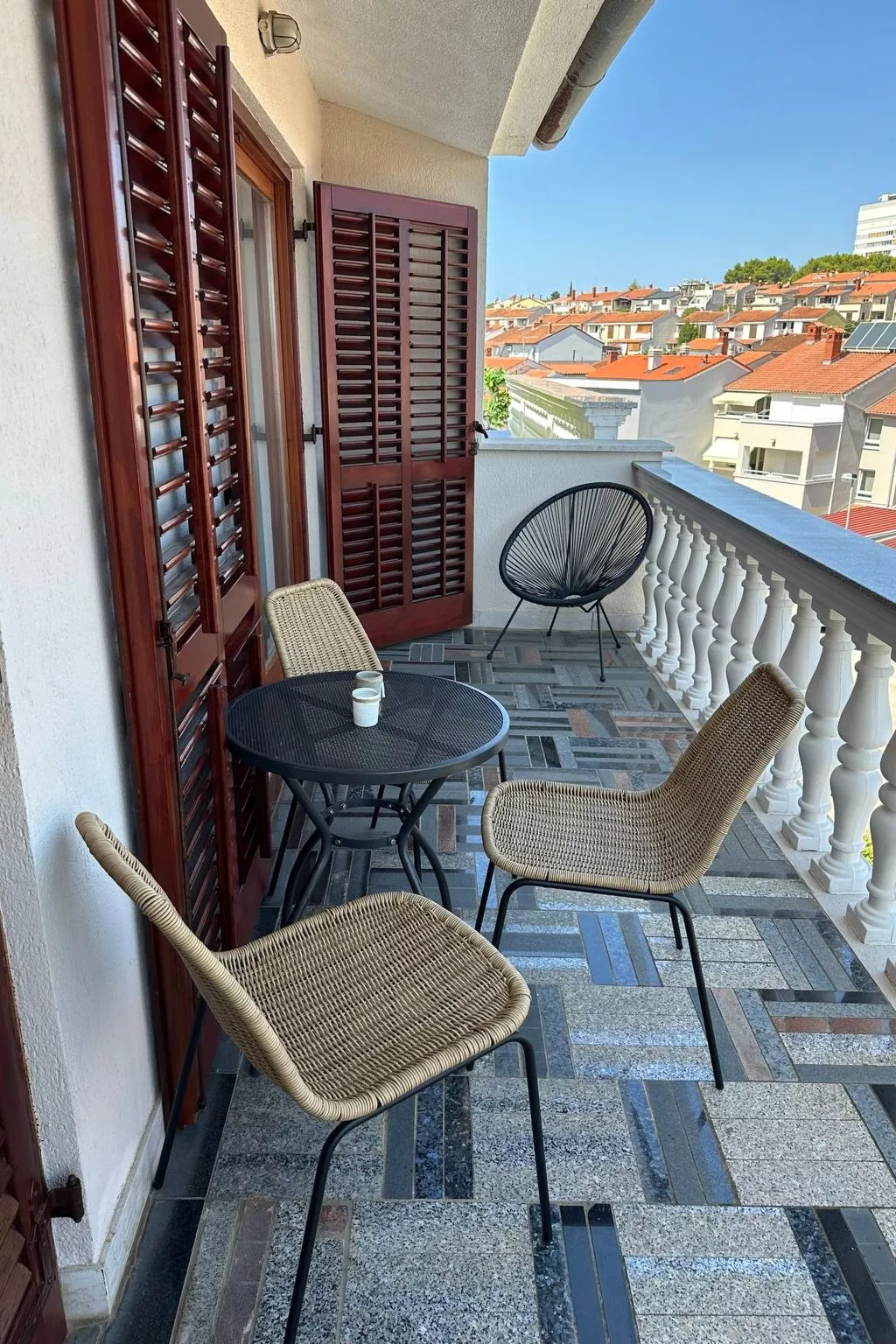 Appartement mit Balkon-Image-tags.info