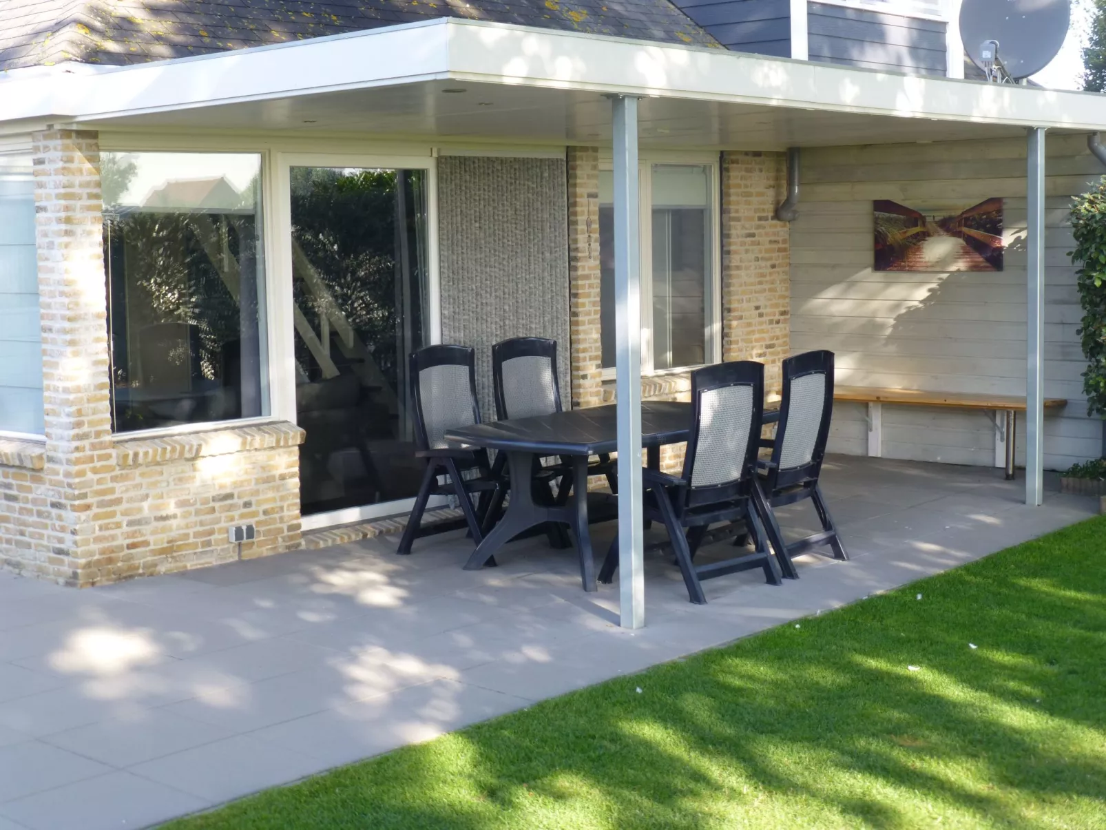 Neuer schöner Bungalow-Buiten