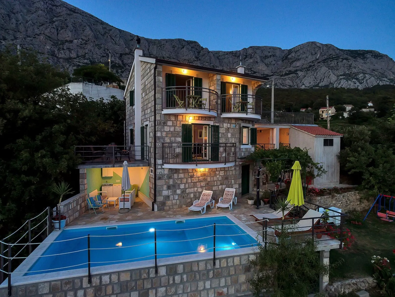 Renoviertes Ferienhaus in Tučepi mit Privatem Pool-Binnen