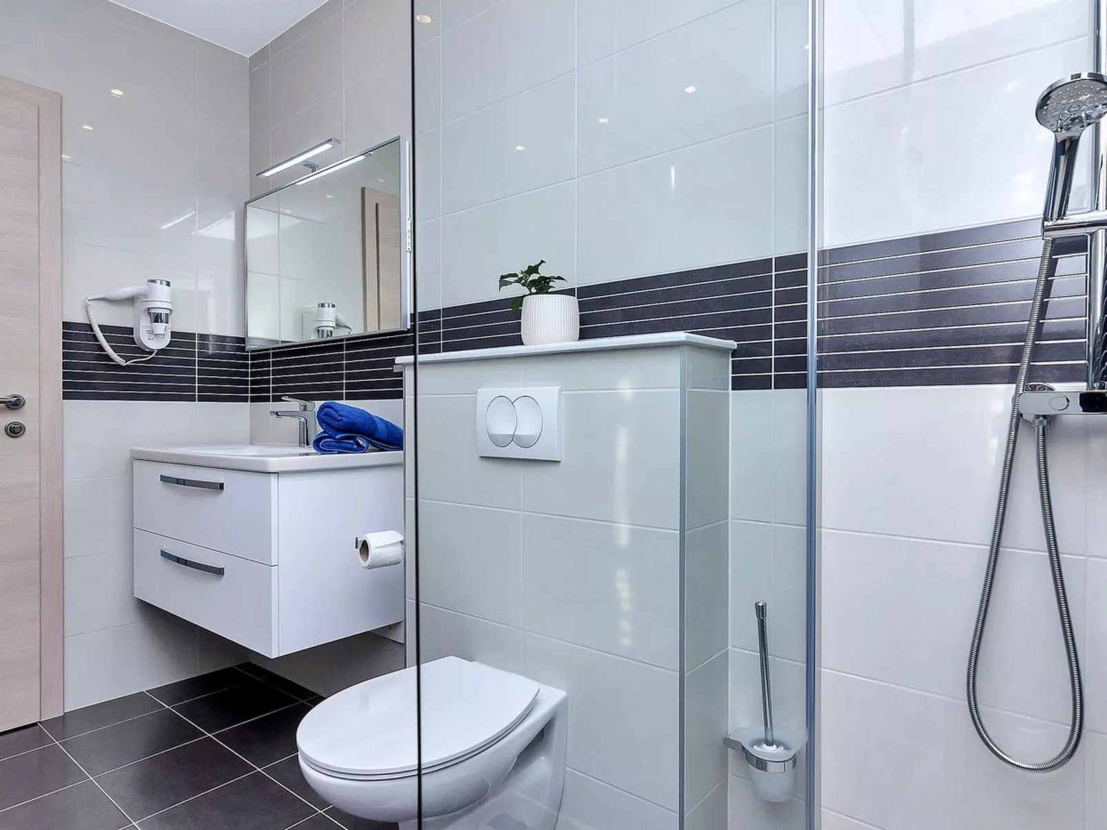 Sergio-Image-tags.info