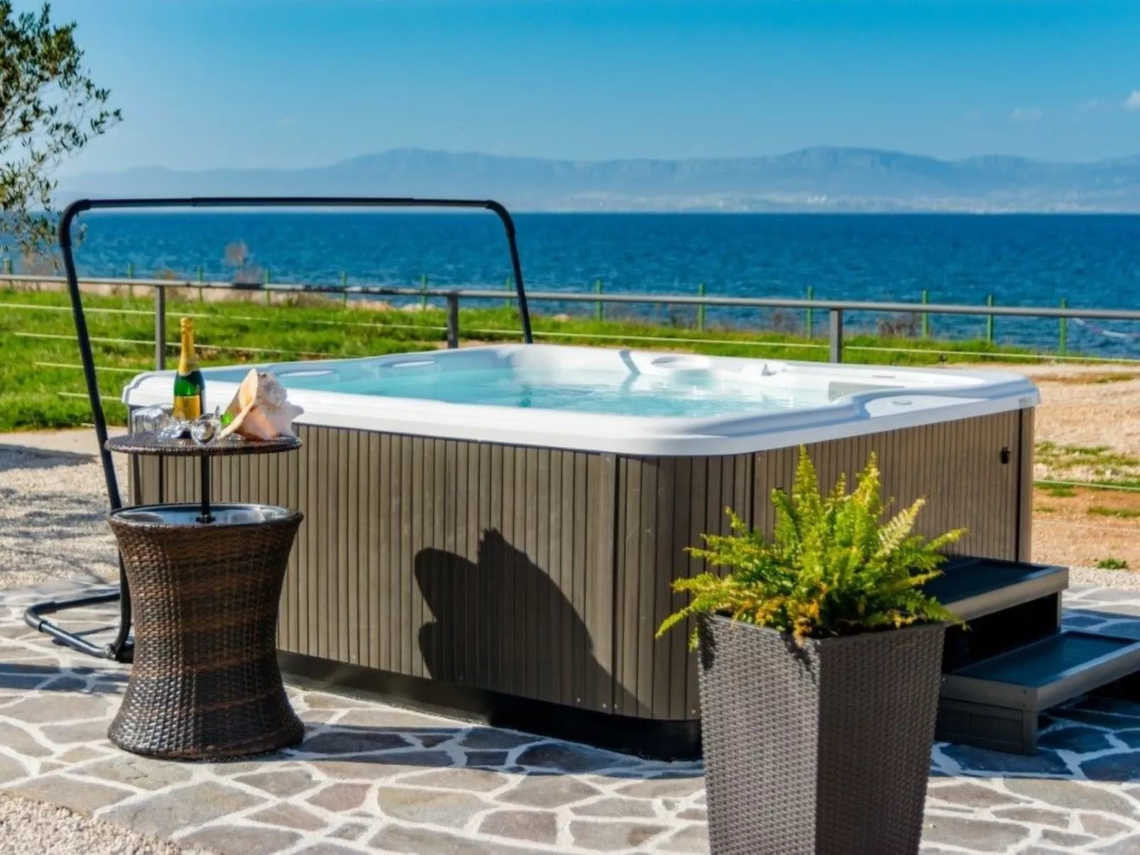 Villa Mis, Haus in Supetar mit privatem Pool-Buiten