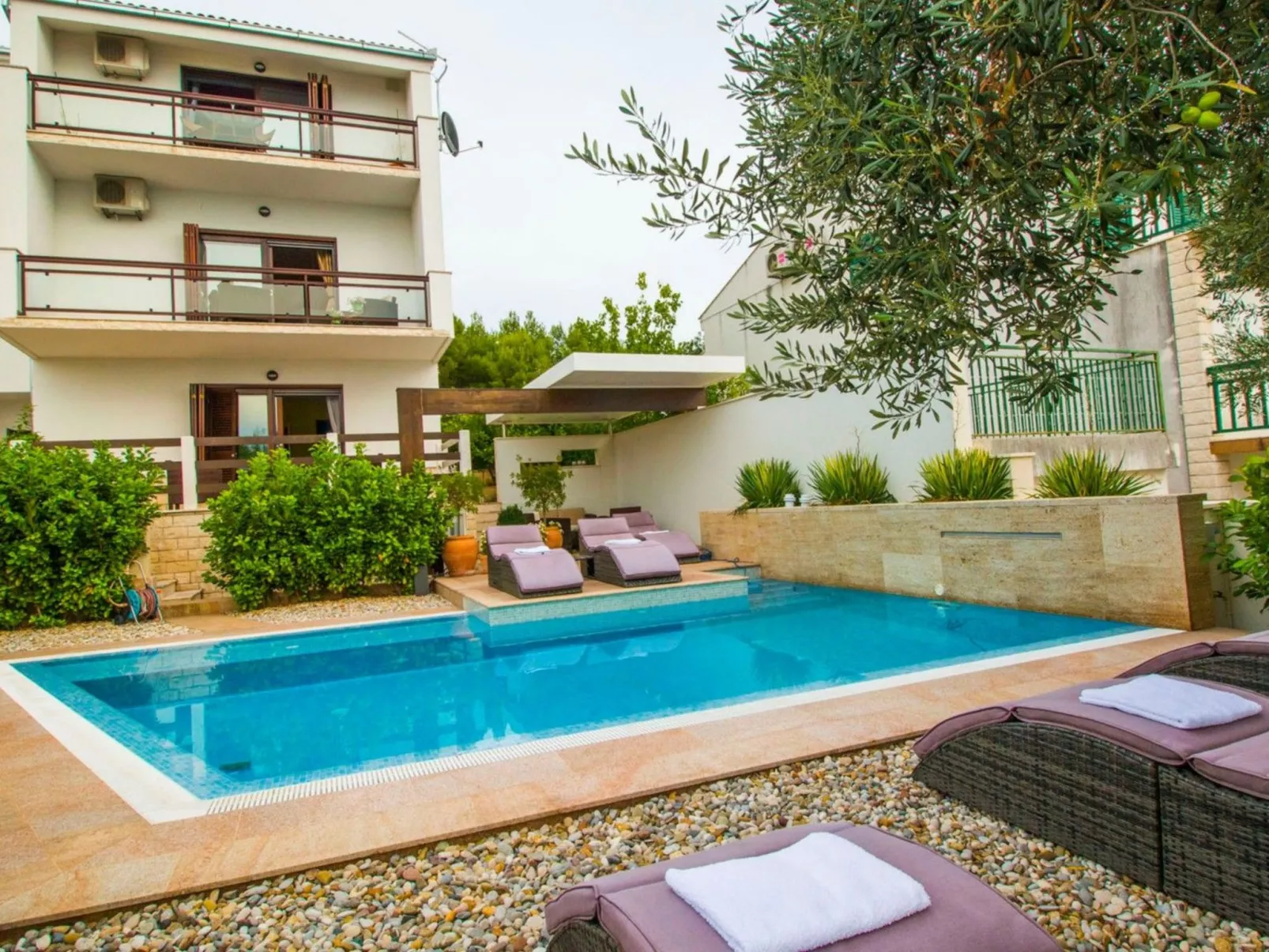 Villa Nia für 12 Personen mit privatem beheiztem Pool-Binnen