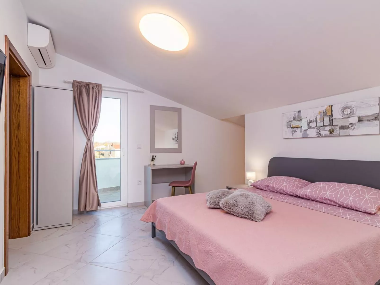 Ferienvilla "Villa Berg" mit privatem Pool-Binnen