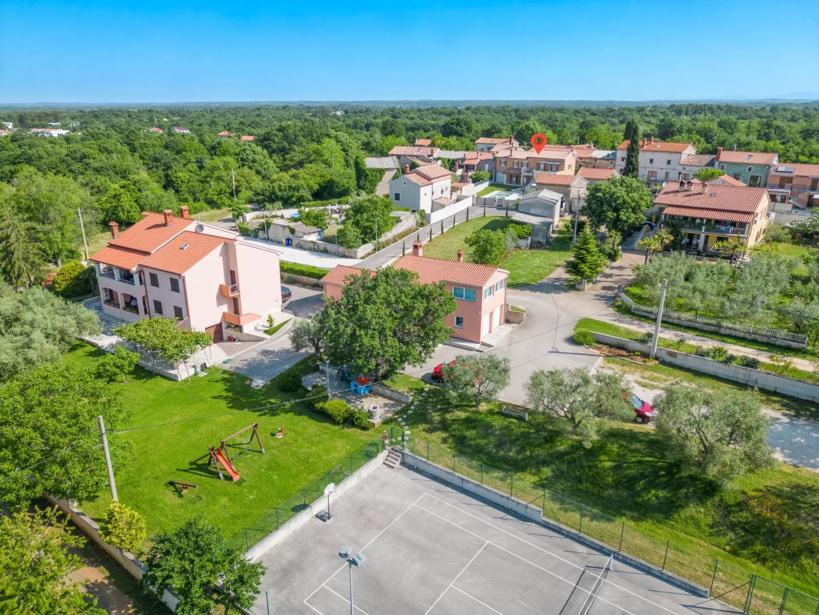 Villa Grande, klimatisiert und mit Pool in Jursici-Buiten