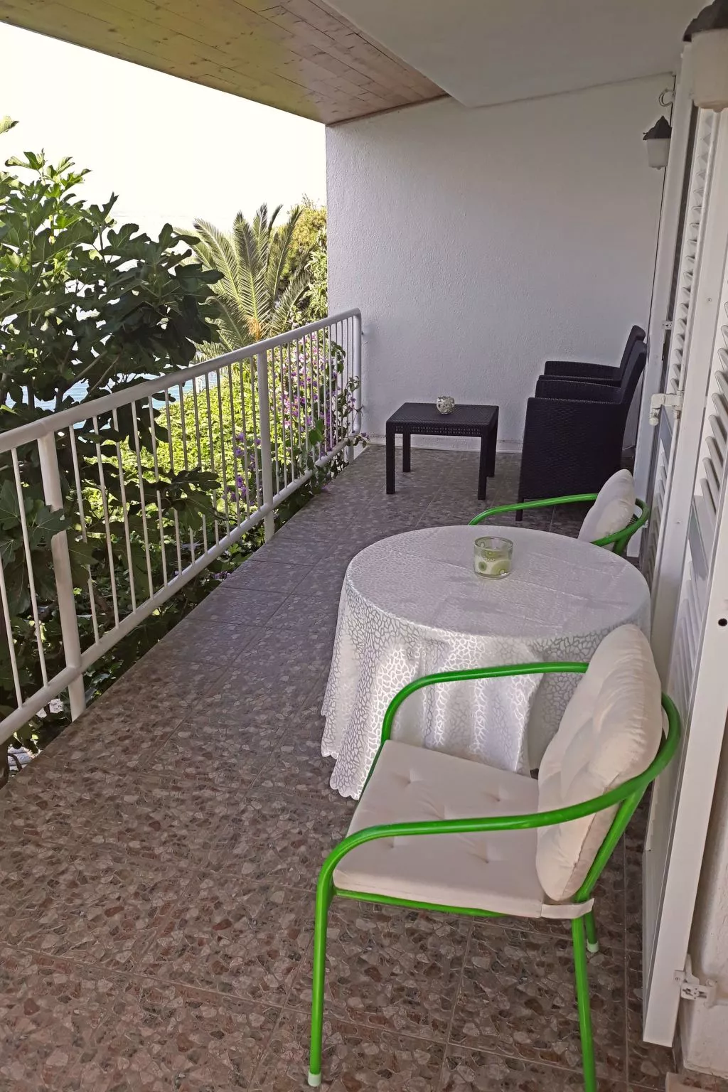 Haus am Wasser mit Blick aufs Wasser-Buiten