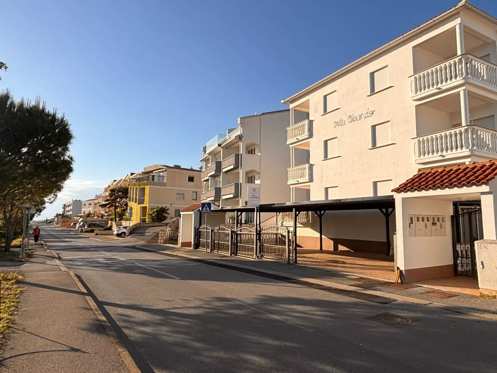Wohnung mit schöner Terrasse-Buiten
