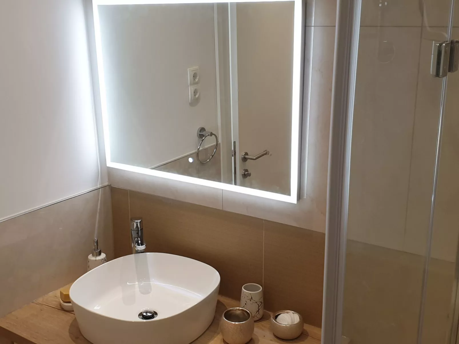 Beheiztes Schwimmbad, schattige Terrasse mit Meerblick-Image-tags.info