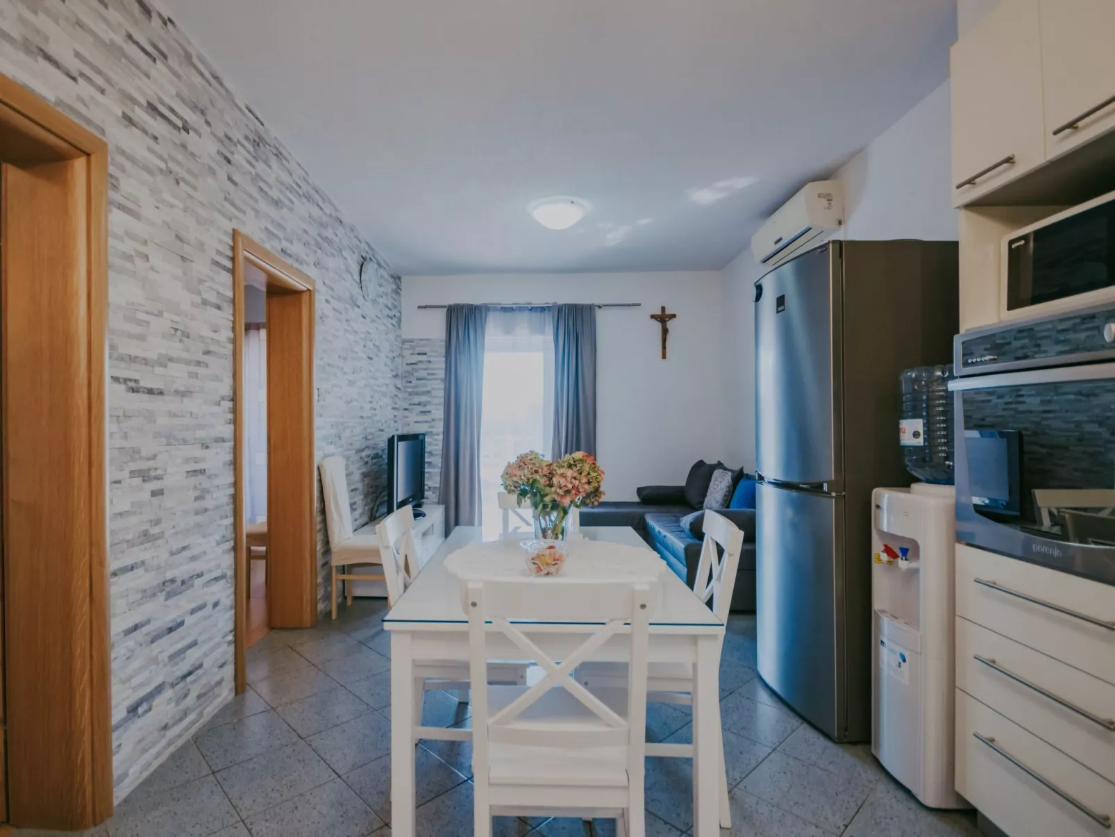 Zweistöckiges Ferienhaus Villa Dany-Binnen