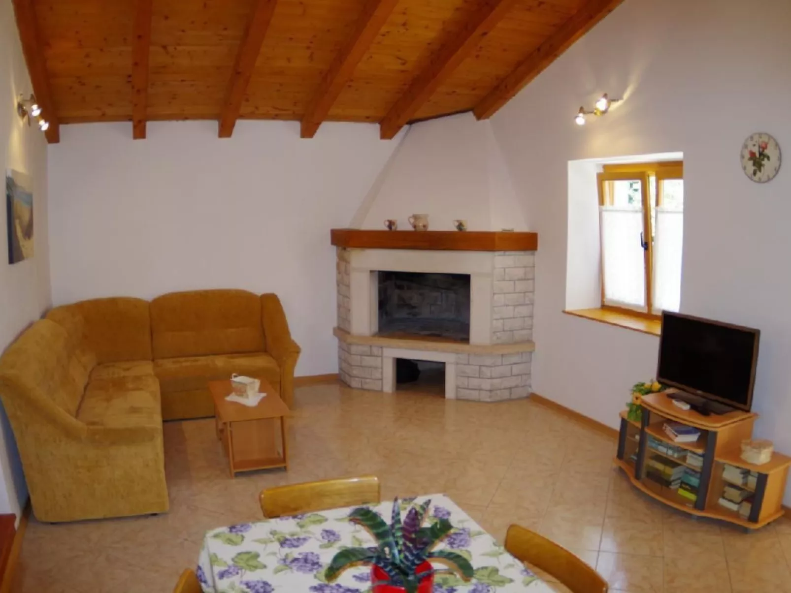 "Elvis", Dorf Sveti Kirn-Binnen