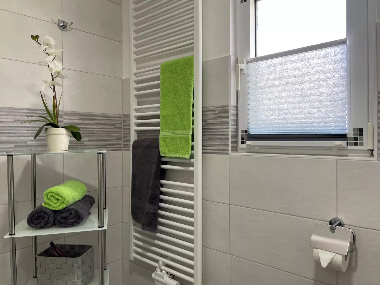 Modernes, gemütliches Ferienhaus mit Terrasse und Garten - Binnen