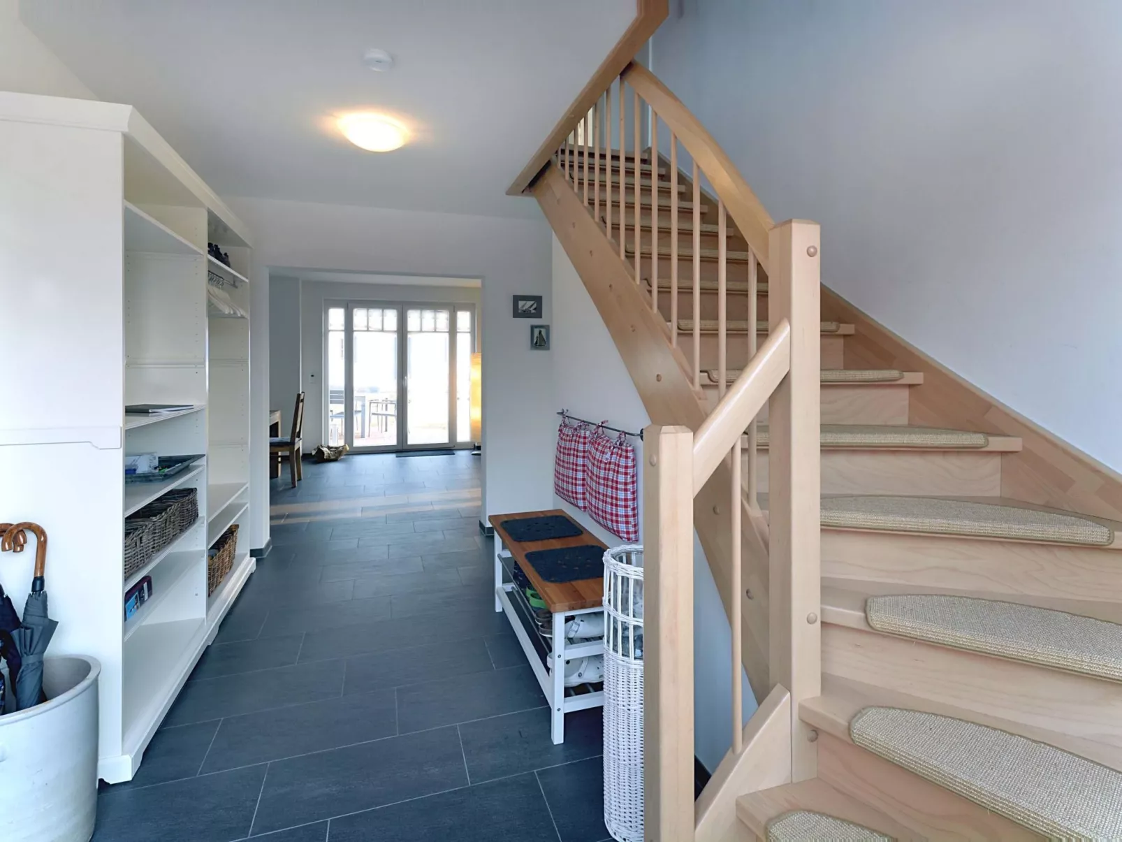 Komfort Ferienhaus mit Sauna und Kamin, auf großem Waldgrundstück, in absoluter-Binnen