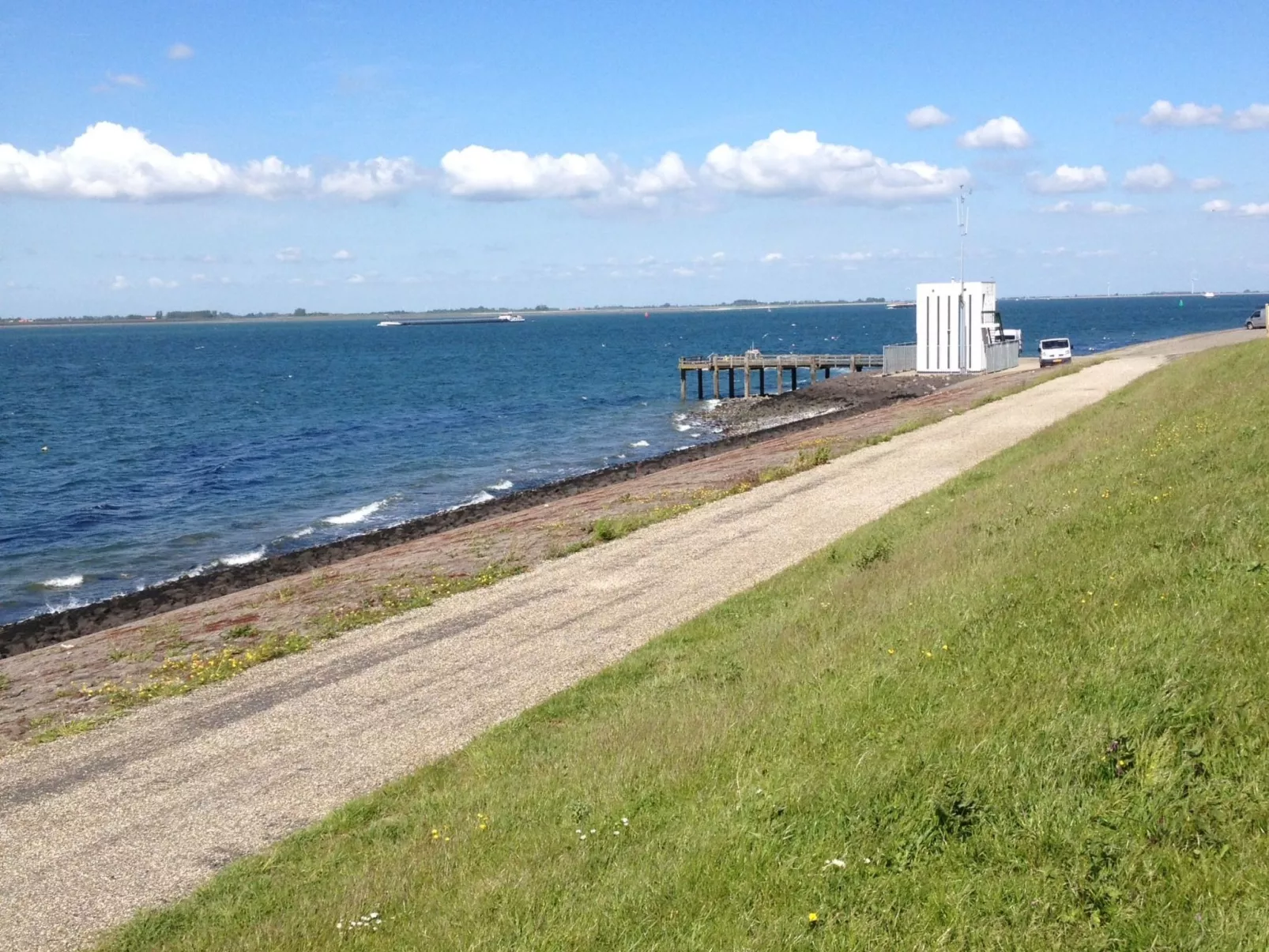 Mit Garten, Grill und Terrasse-Buiten