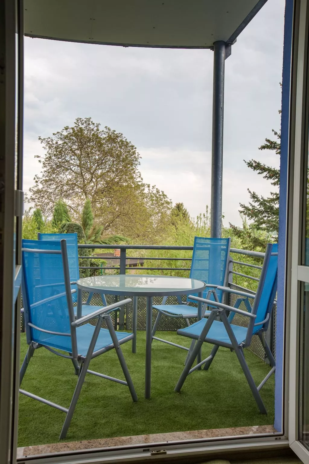  in Stadtrandlage mit guter Anbindung, sowie eigener Terrasse und Garten-Buiten